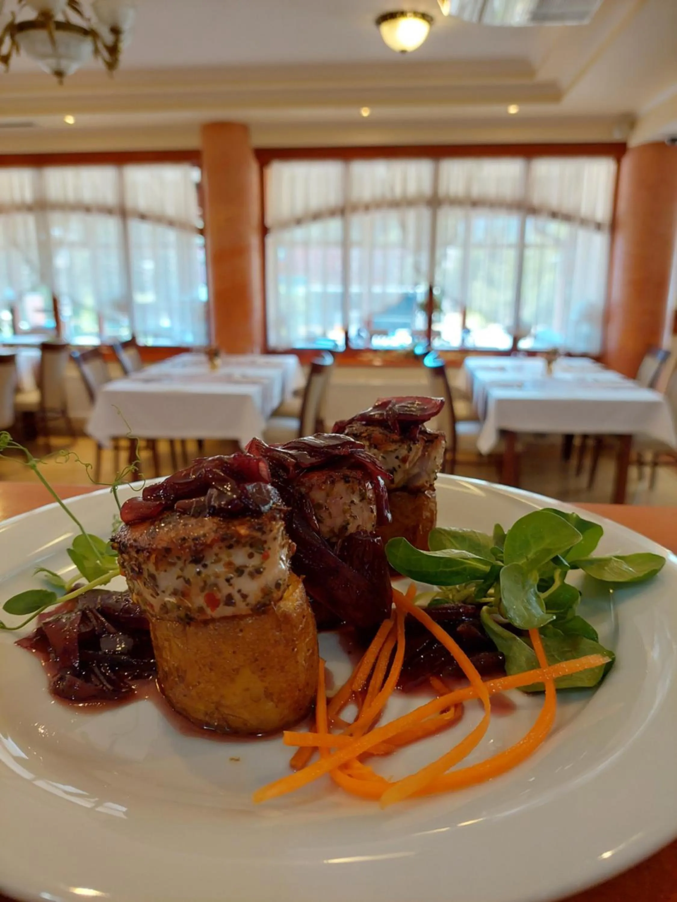 Restaurant/places to eat in Hotel Alfa