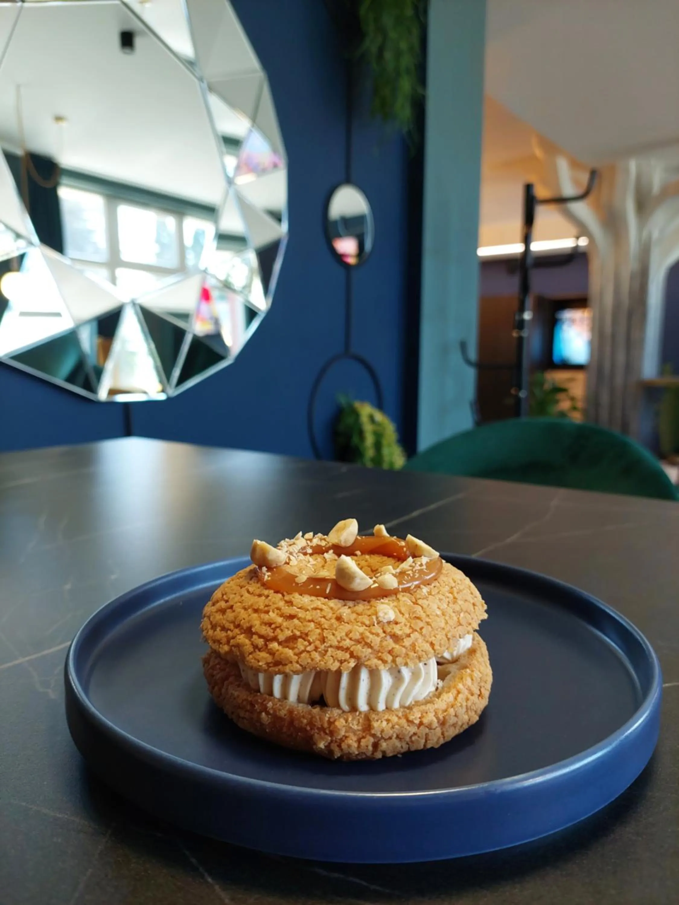 Restaurant/places to eat in Hotel Alfa