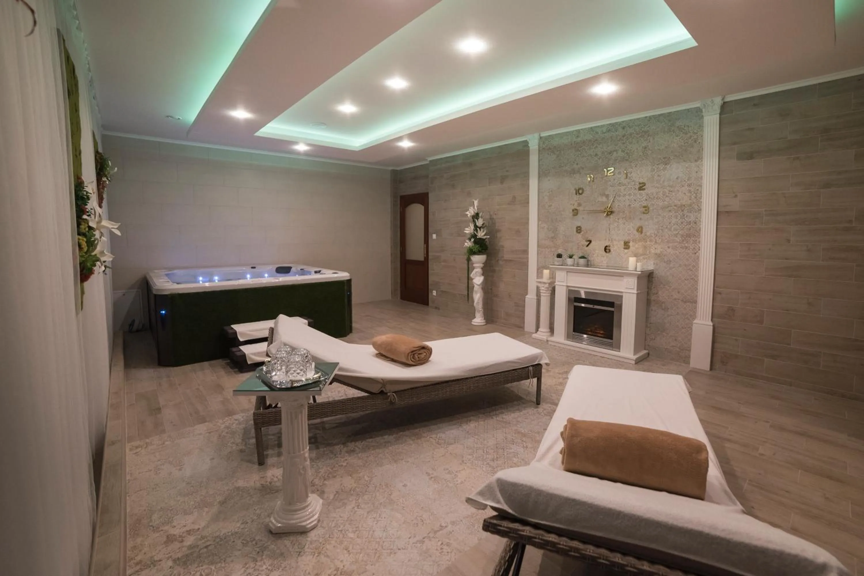 Hot Tub in Hotel Alfa