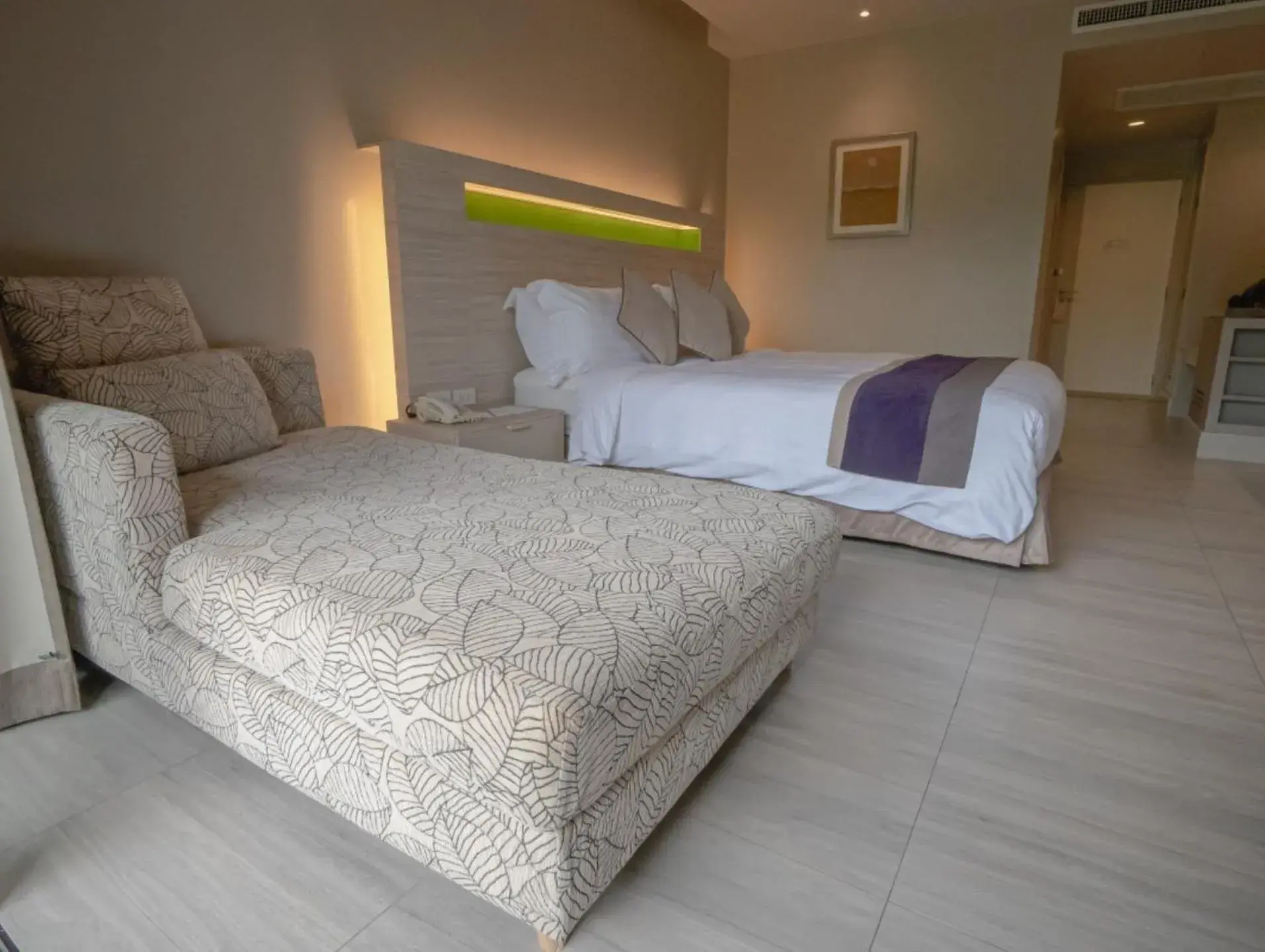 Seating area, Bed in Chatrium Golf Resort Soi Dao Chanthaburi Seating area, Bed in Chatrium Golf Resort Soi Dao Chanthaburi