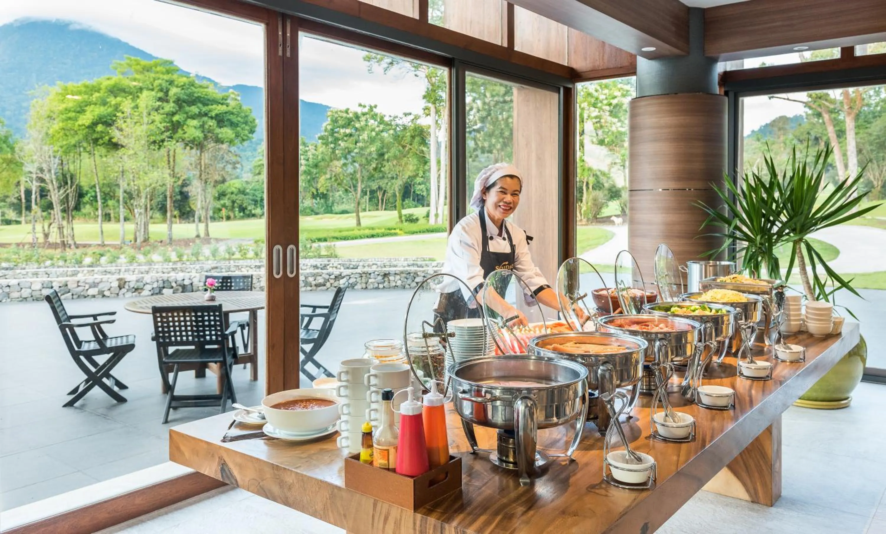 Restaurant/places to eat in Chatrium Golf Resort Soi Dao Chanthaburi