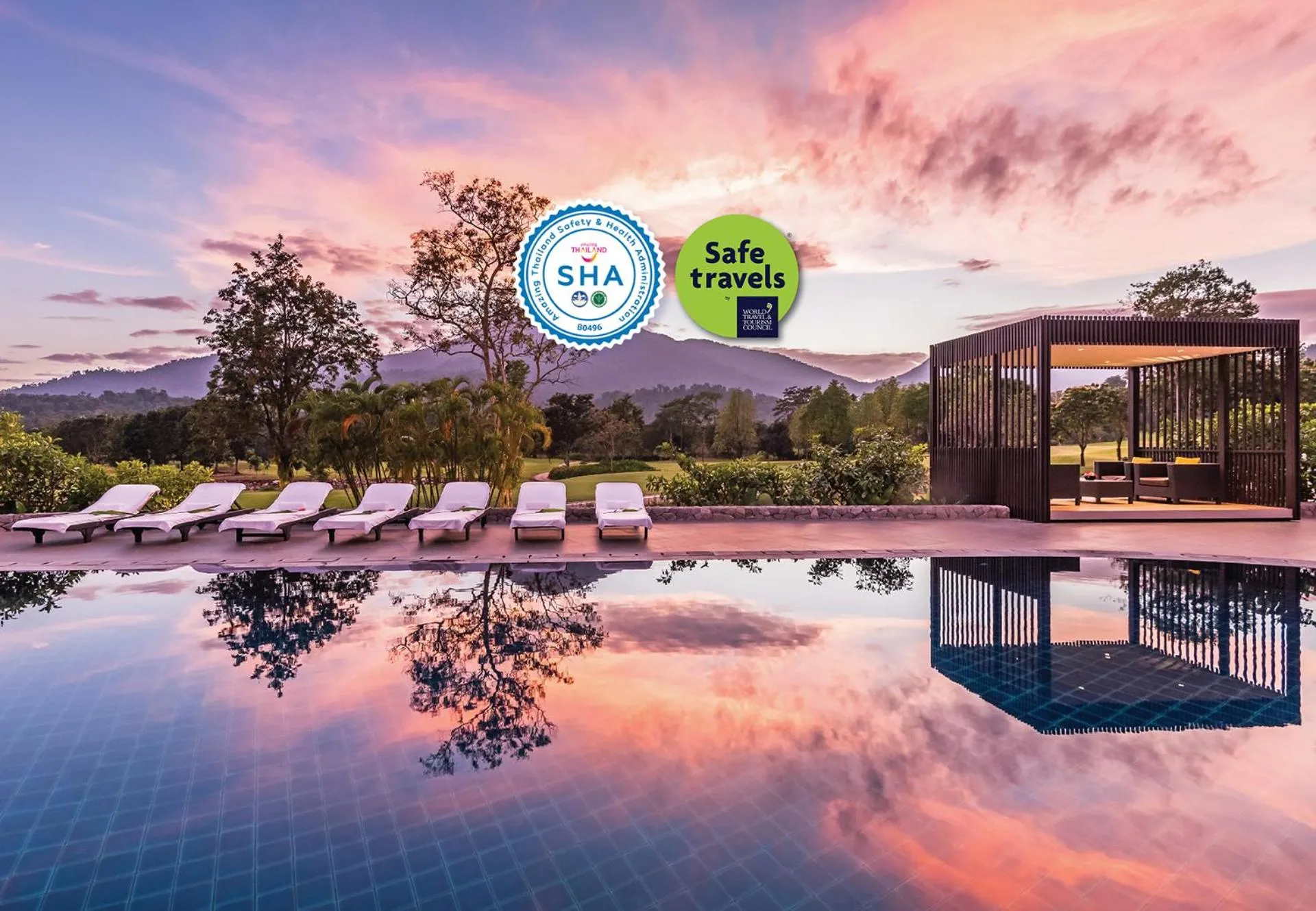 Swimming pool in Chatrium Golf Resort Soi Dao Chanthaburi