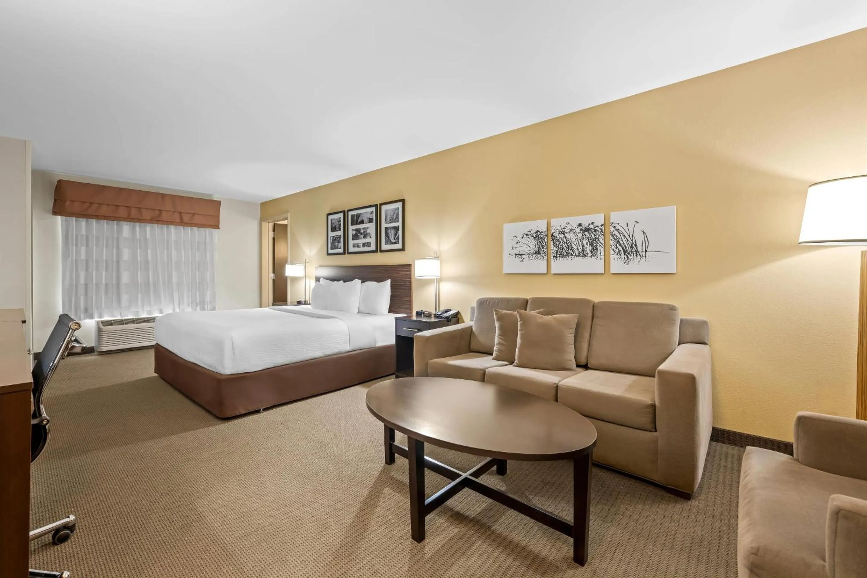 Bedroom, Bed in Sleep Inn & Suites Jasper I-22