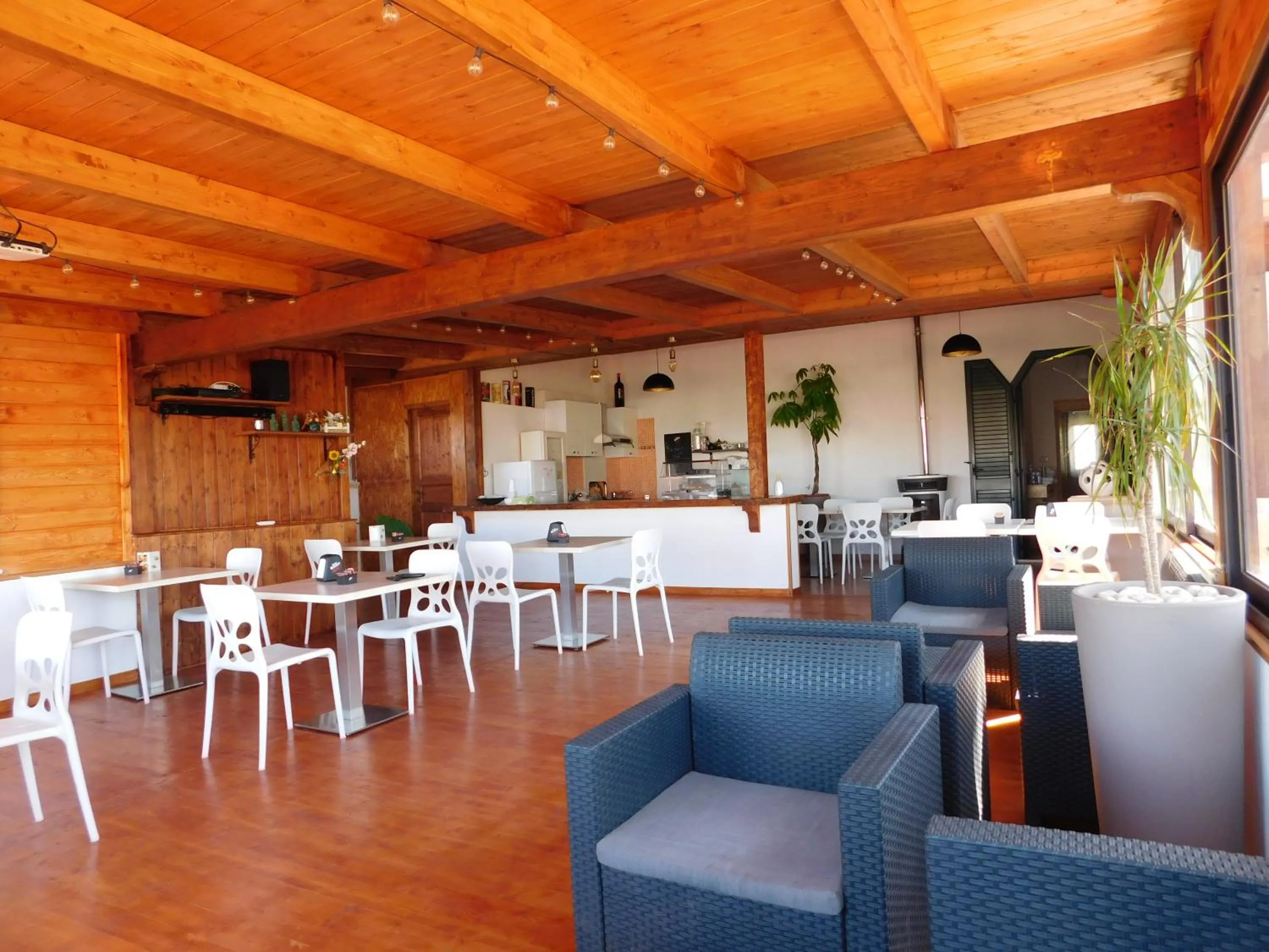 Restaurant/places to eat in Villa Raggio di Sole parcheggio privato