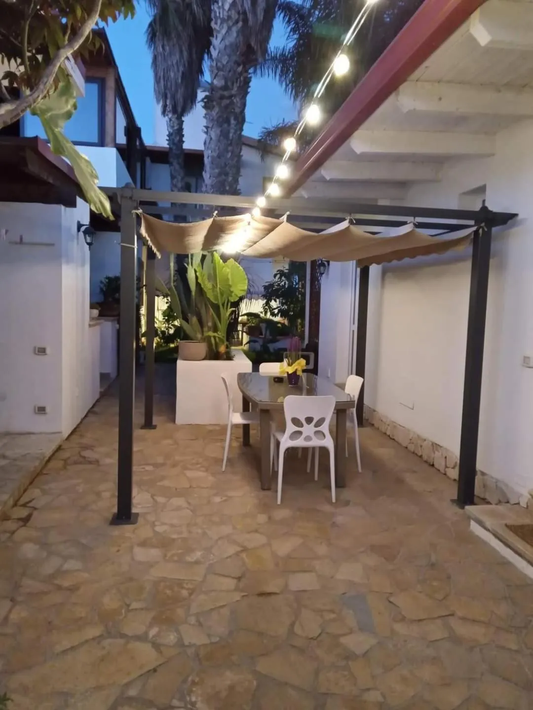 Dining area in Villa Raggio di Sole parcheggio privato