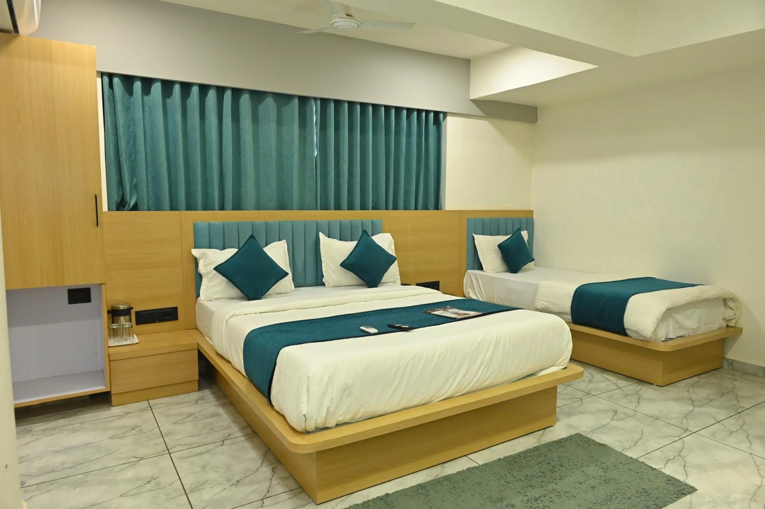 Bed in Hotel Revanta Inn
