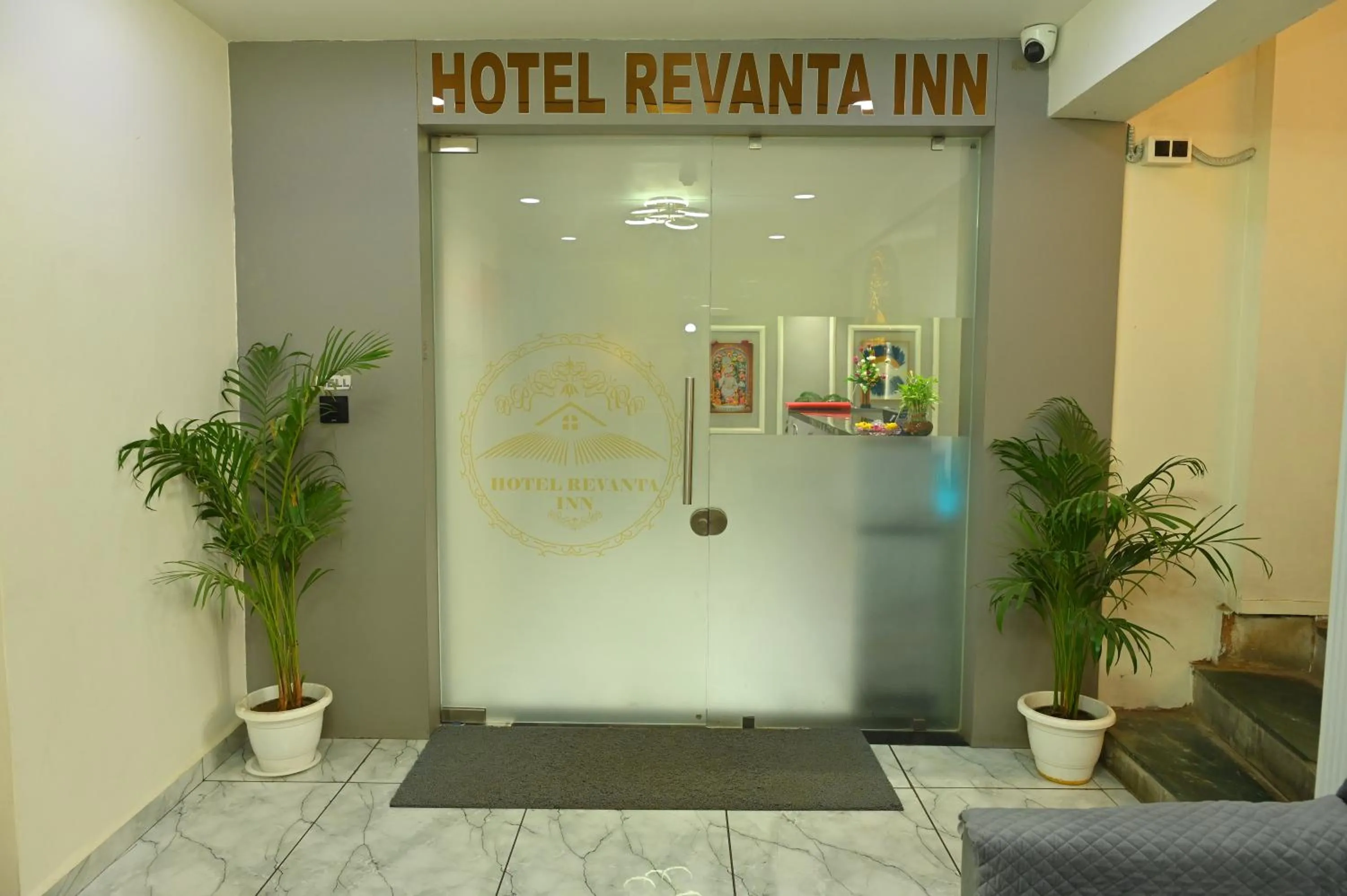 Property building in Hotel Revanta Inn