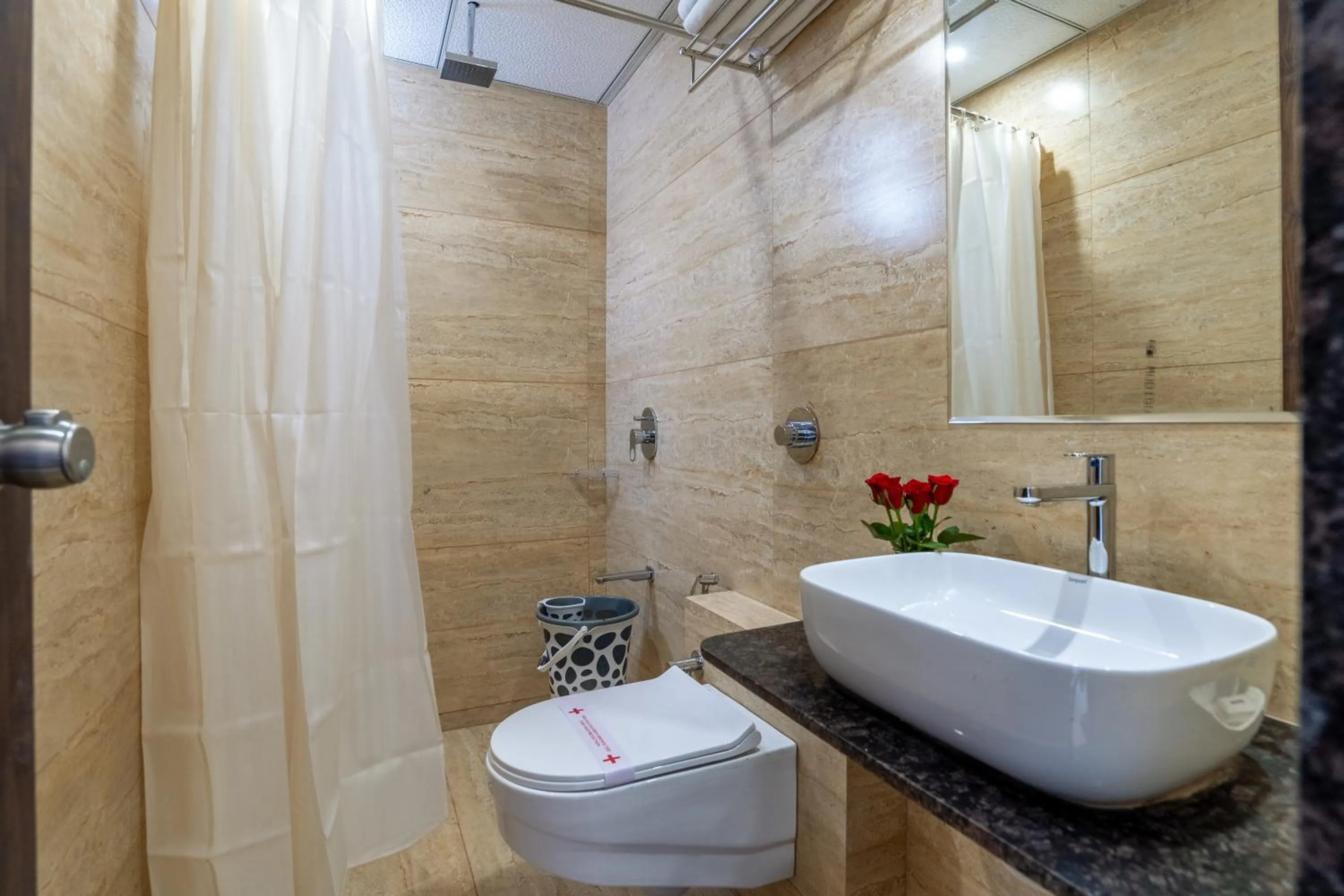 Shower in EL Classico