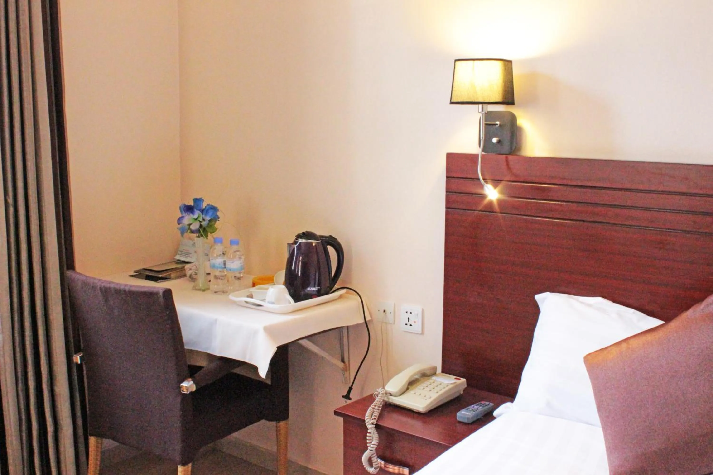 room service, Bed in Dereva Hotel Rwamagana