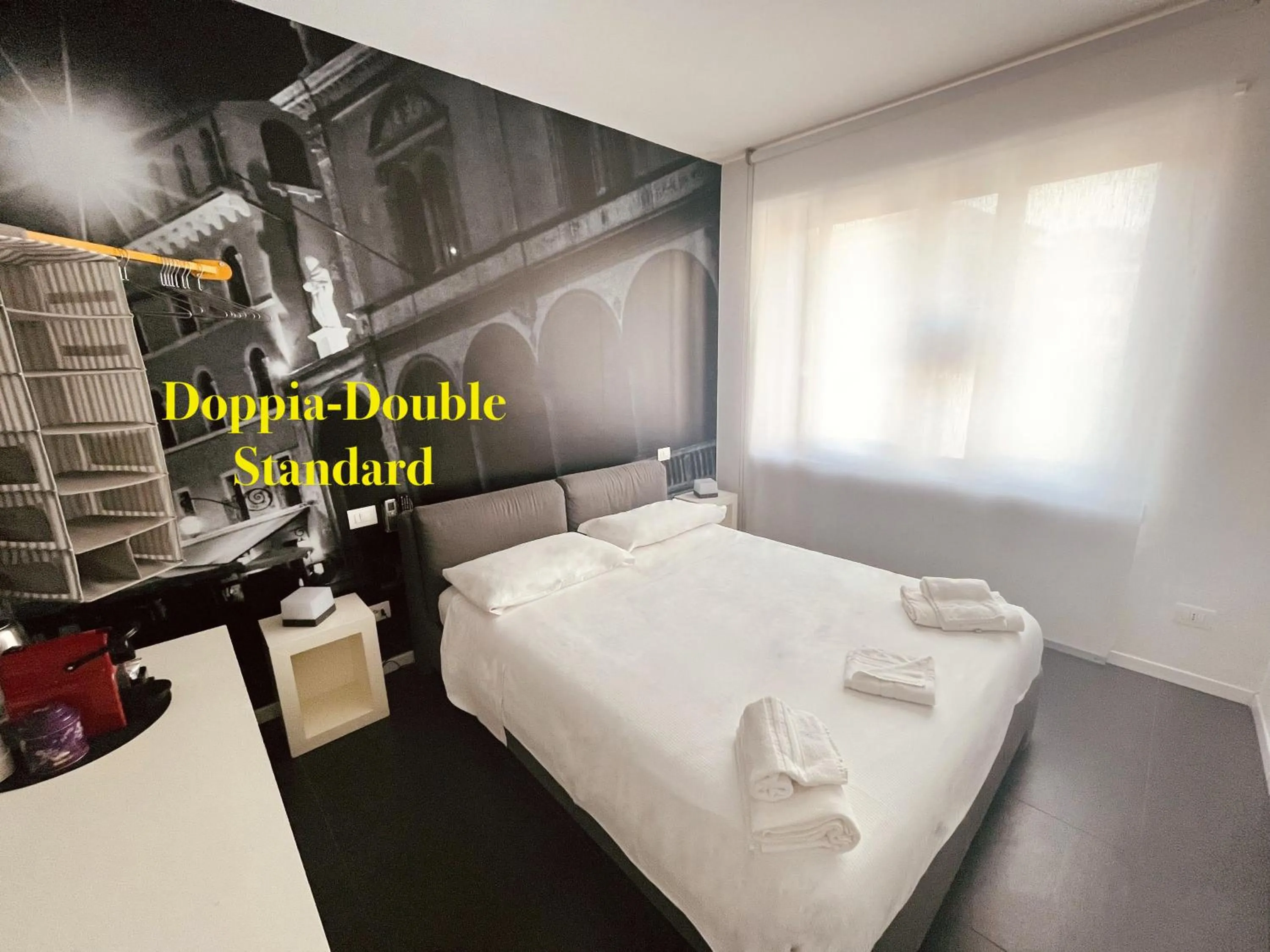 Bathroom, Bed in DiMoras house Verona