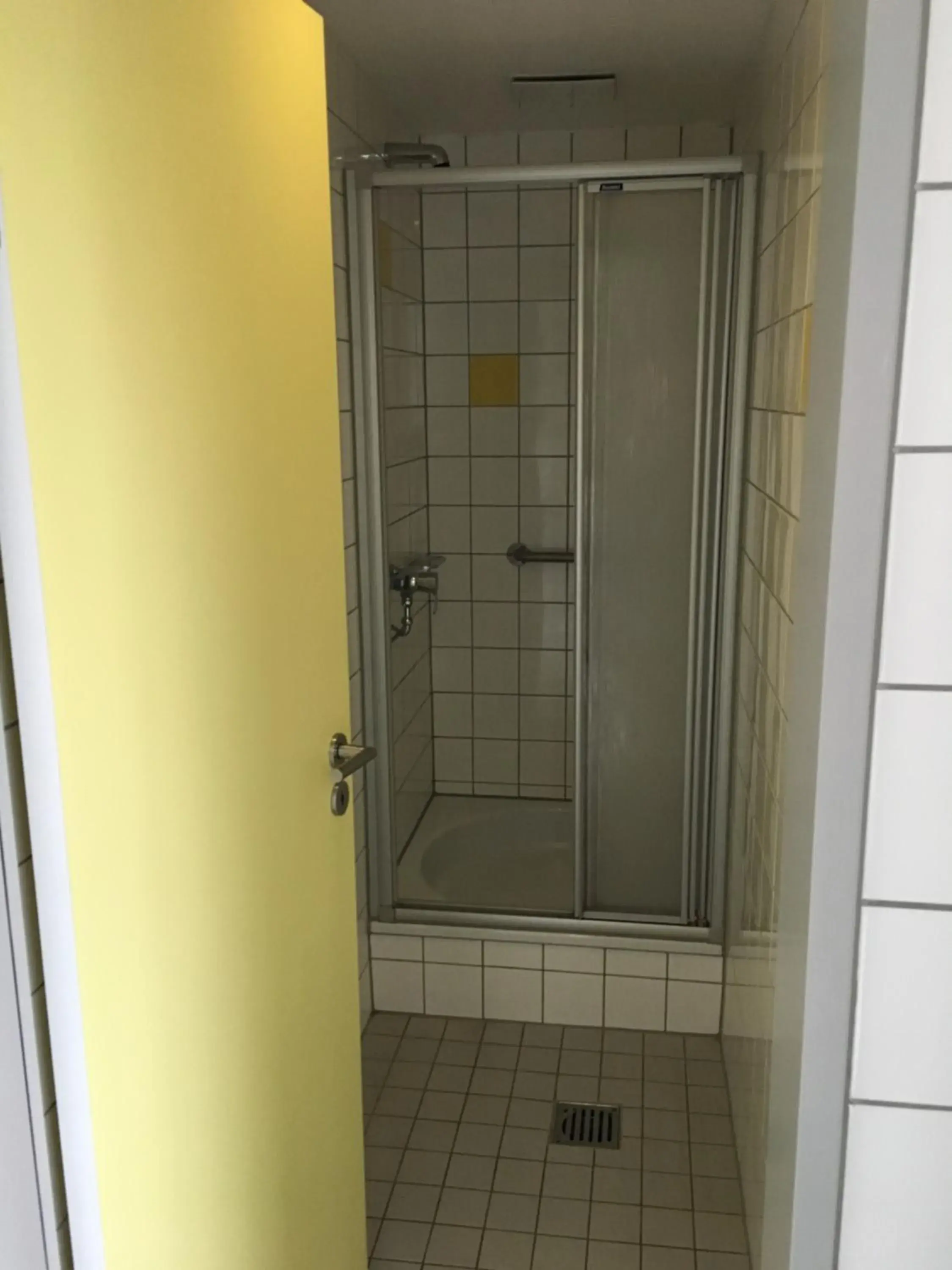 Quadruple Room with Shared Bathroom in Jugendherberge Aachen - Membership required Quadruple Room with Shared Bathroom in Jugendherberge Aachen - Membership required