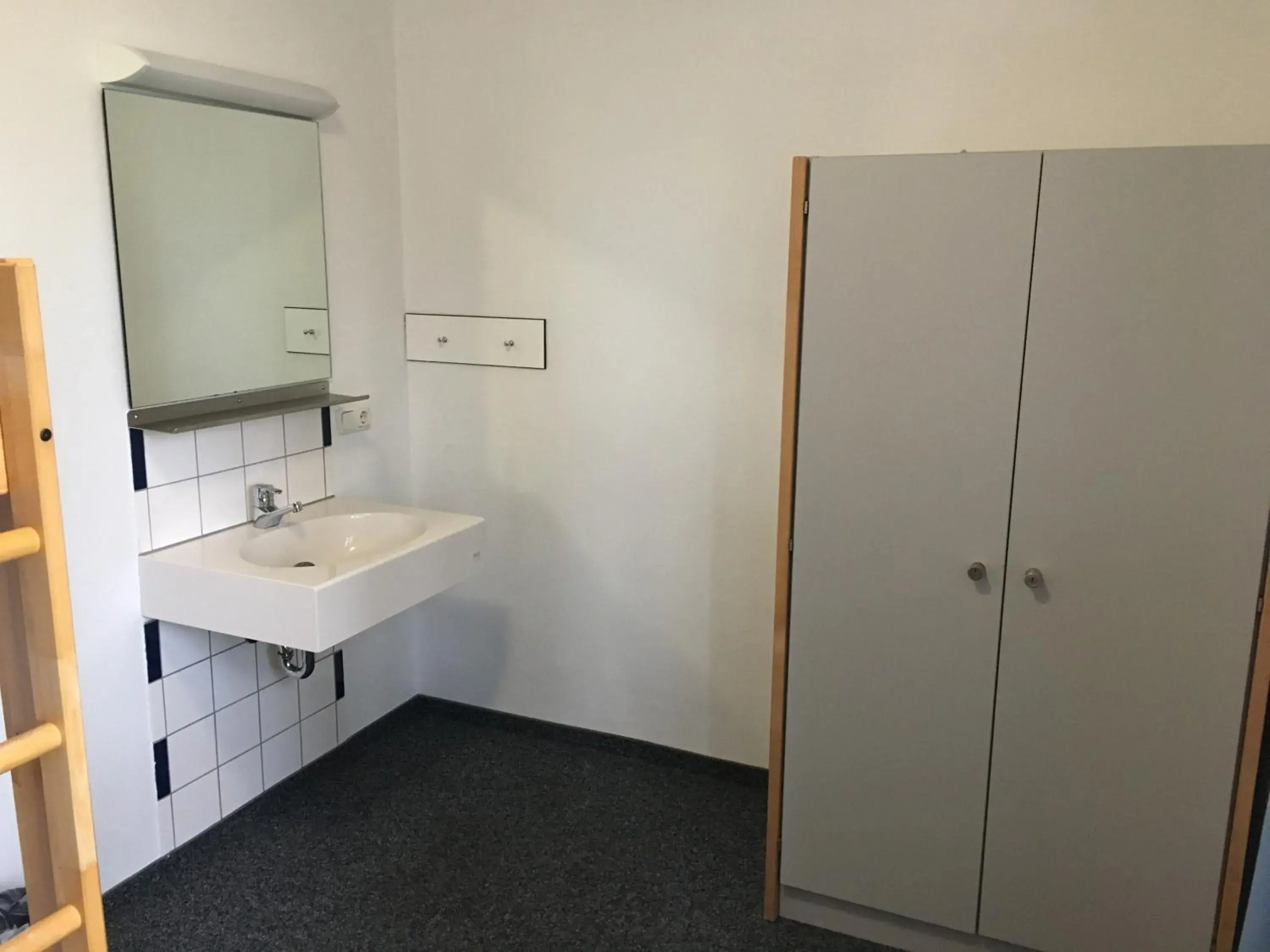 Twin Room with Shared Bathroom in Jugendherberge Aachen - Membership required Twin Room with Shared Bathroom in Jugendherberge Aachen - Membership required