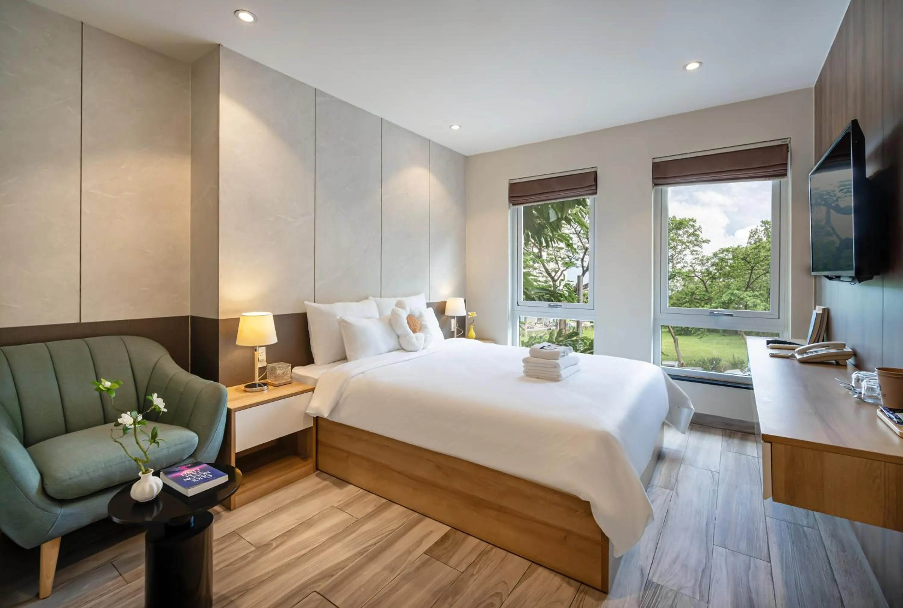 Photo of the whole room, Bed in The Royal Healing - Phu My Hung