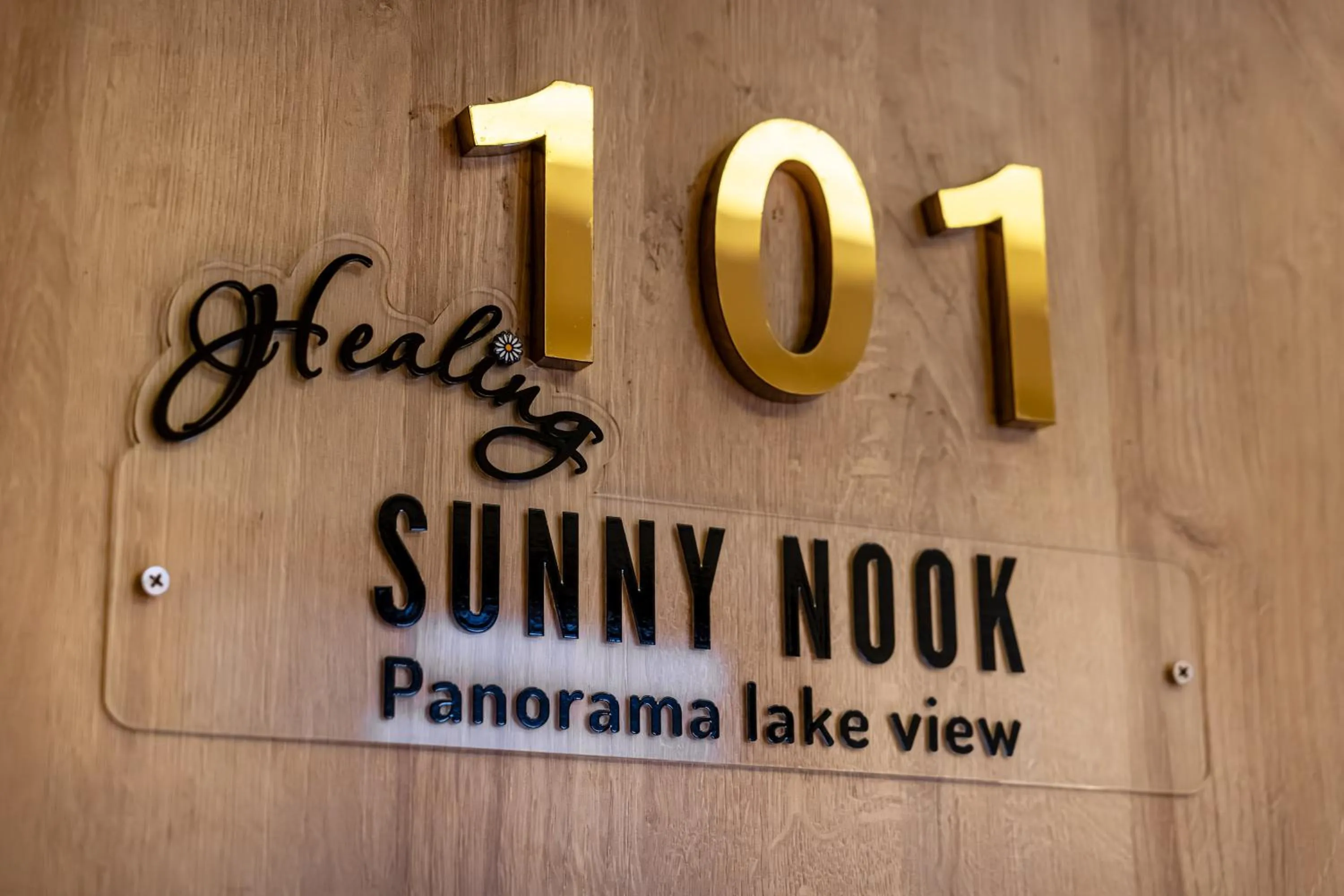 Logo/Certificate/Sign in The Royal Healing - Phu My Hung