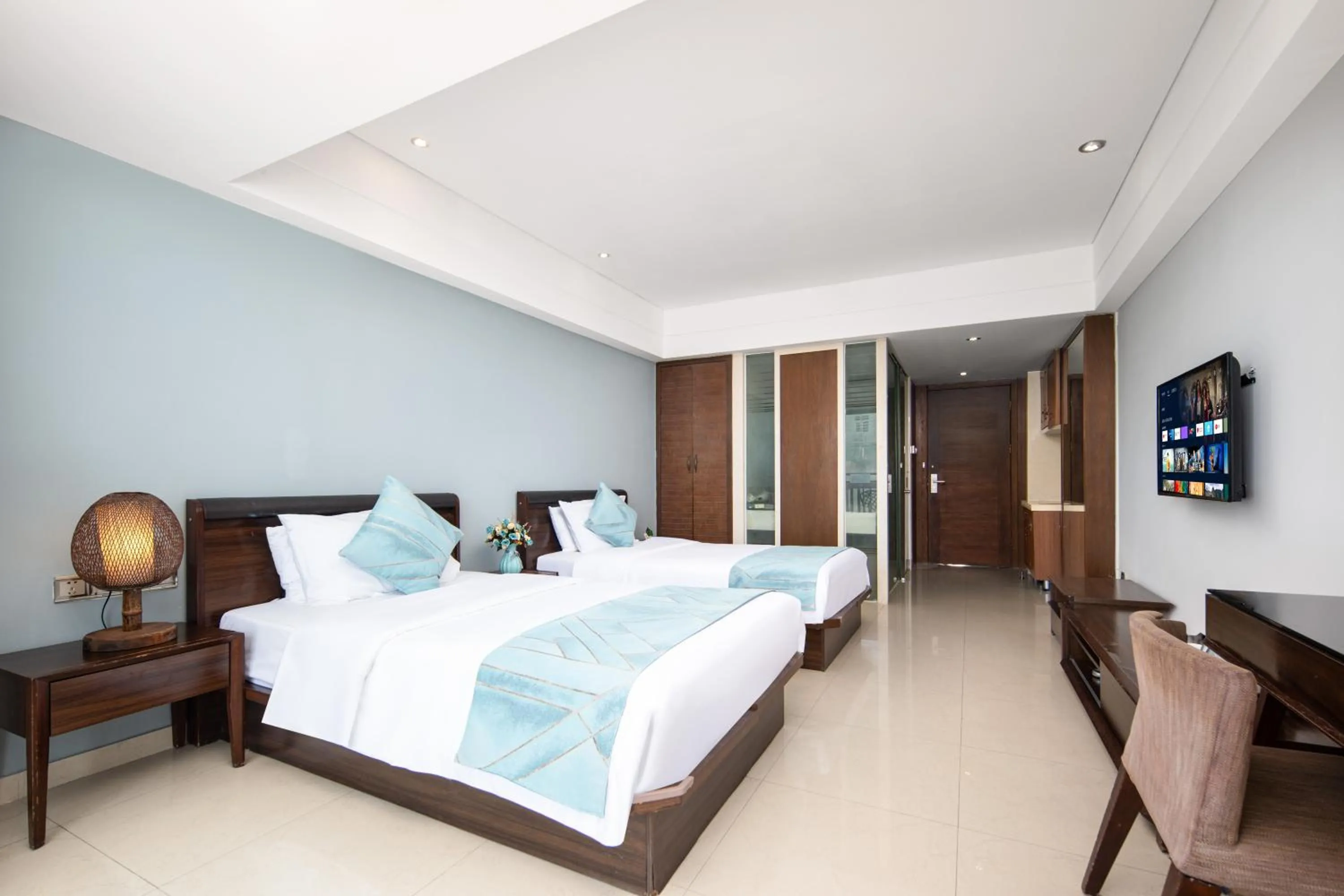 Photo of the whole room, Bed in Sanya Xintai Seaview Hotel