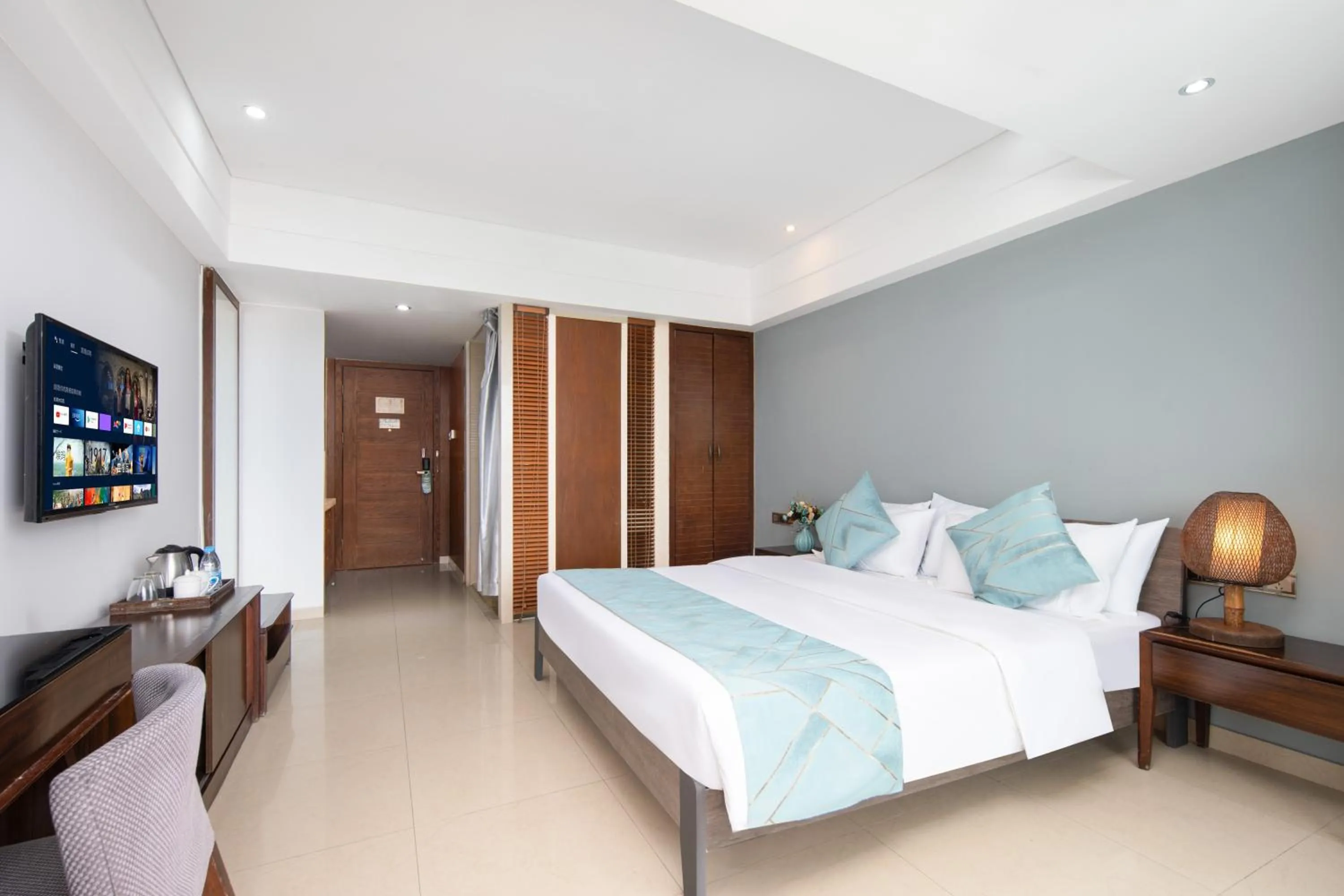 Photo of the whole room, Bed in Sanya Xintai Seaview Hotel