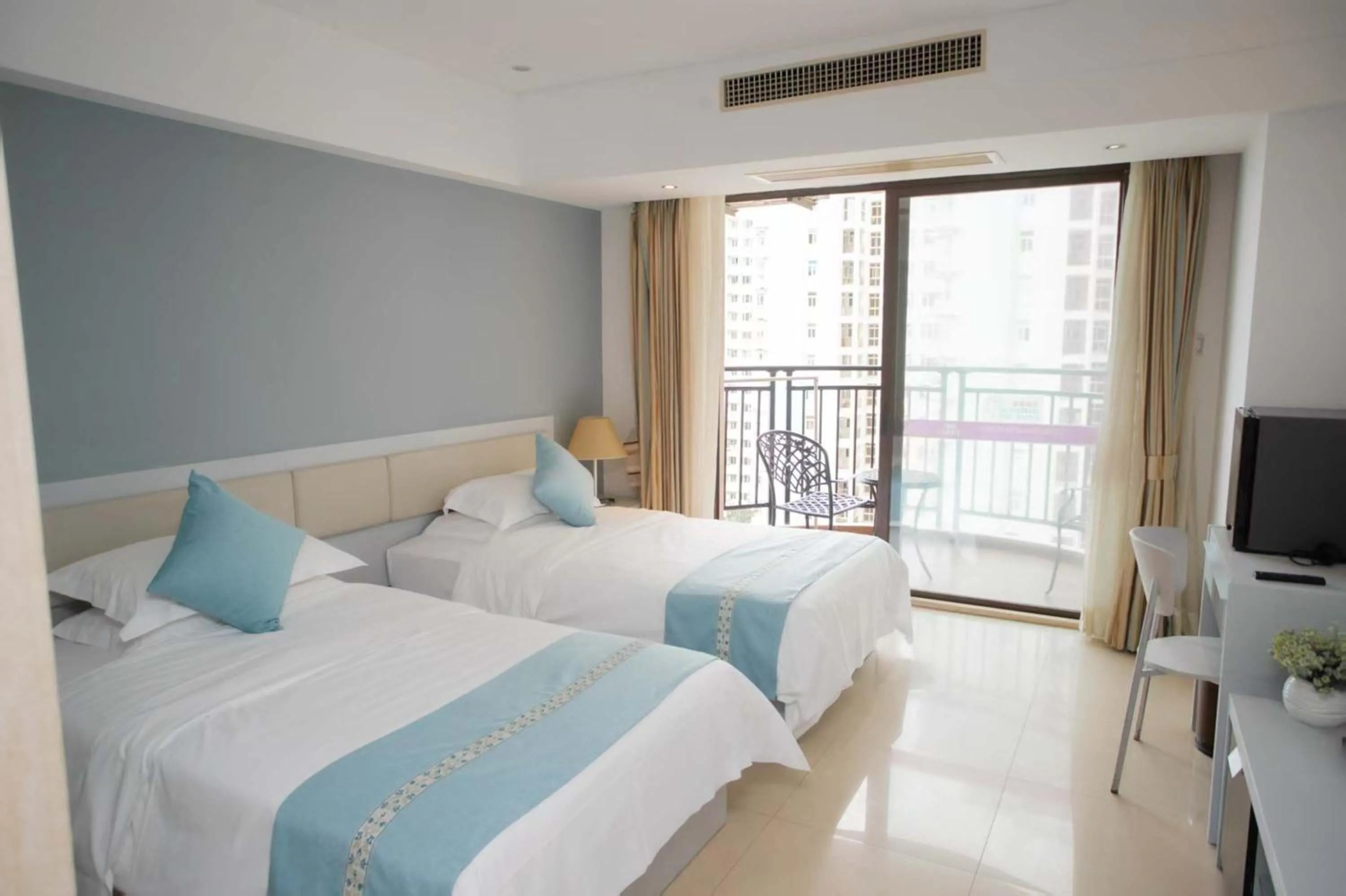 Bedroom, Bed in Sanya Xintai Seaview Hotel