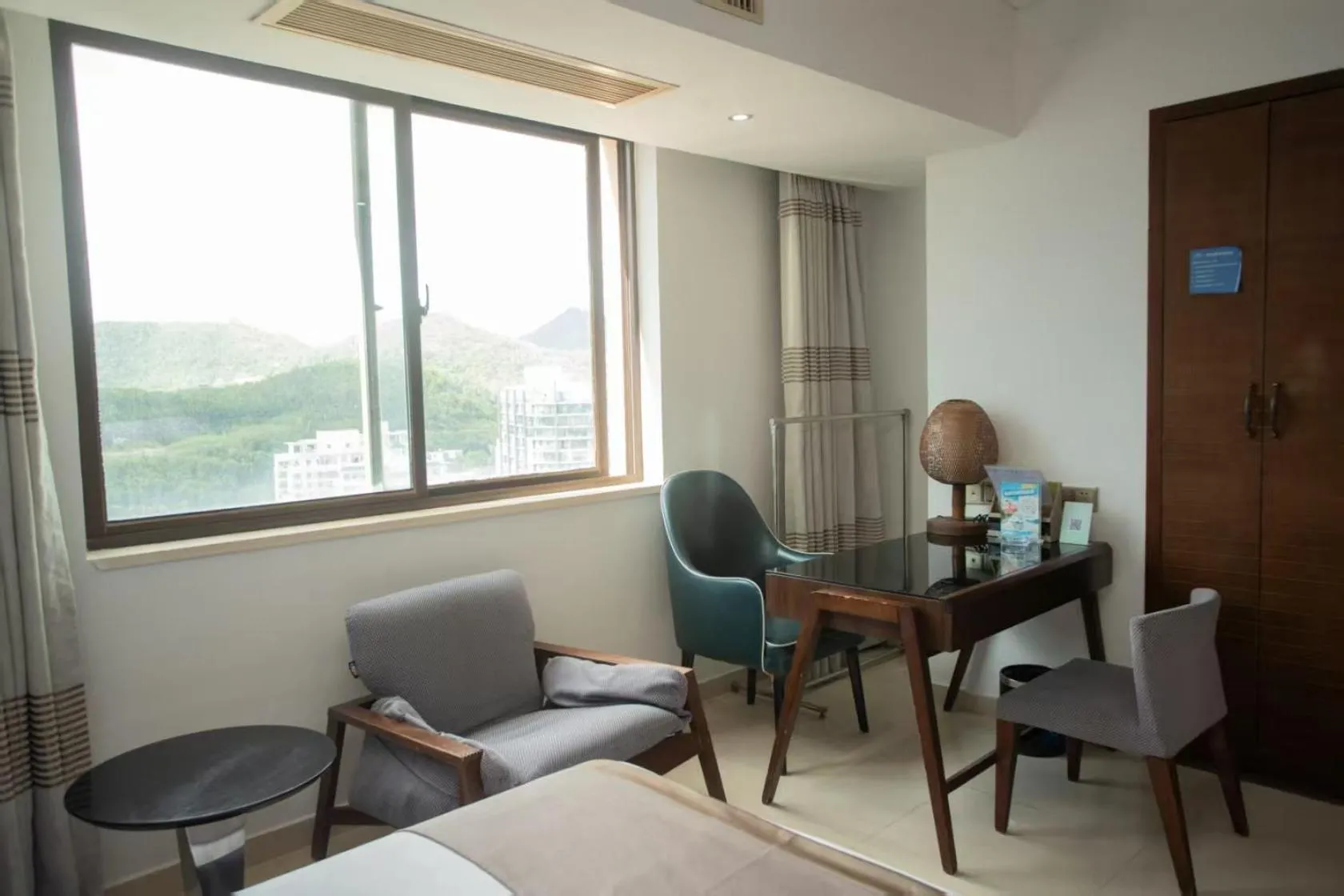 Bedroom, Bed in Sanya Xintai Seaview Hotel