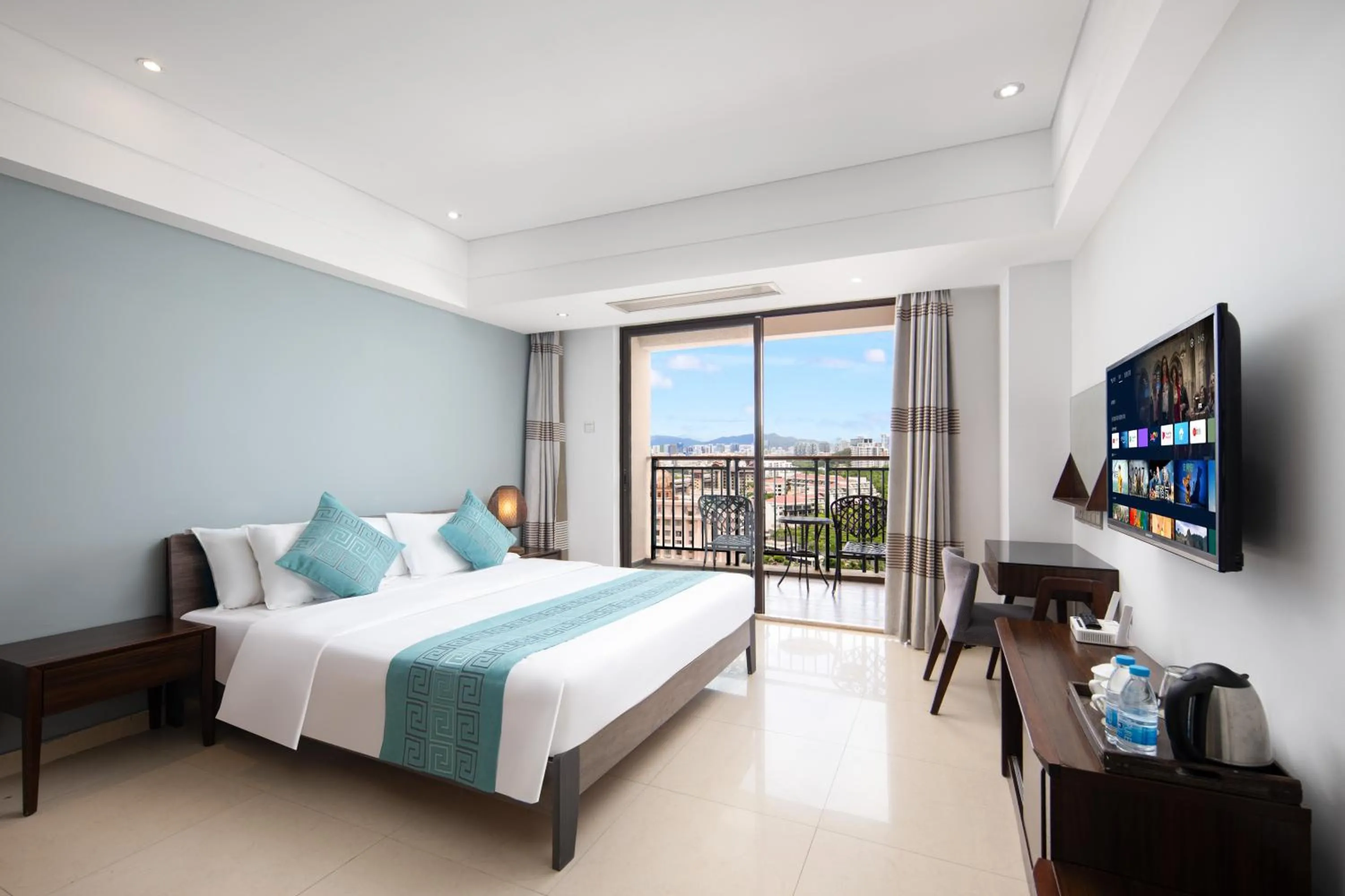 Photo of the whole room, Bed in Sanya Xintai Seaview Hotel