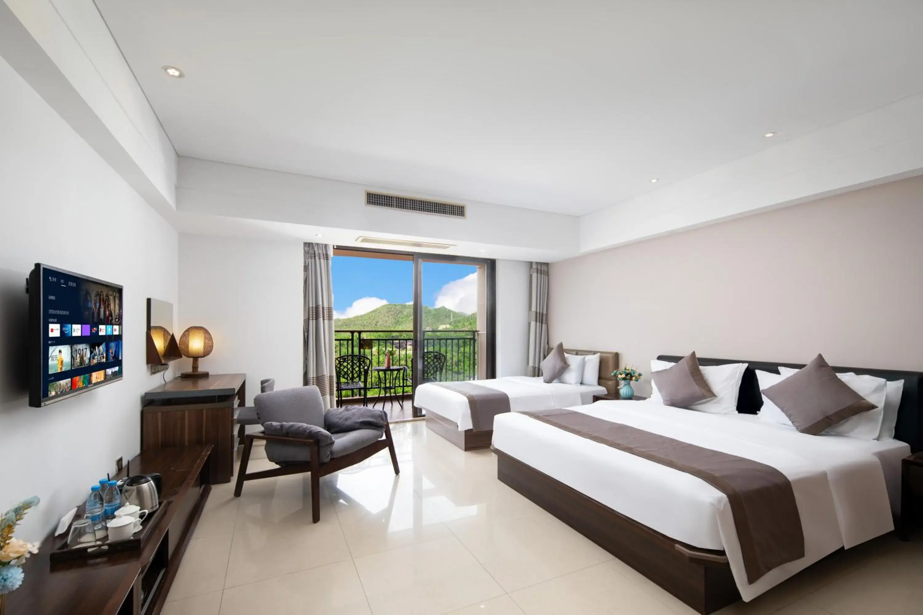 Deluxe Family Room in Sanya Xintai Seaview Hotel Deluxe Family Room in Sanya Xintai Seaview Hotel