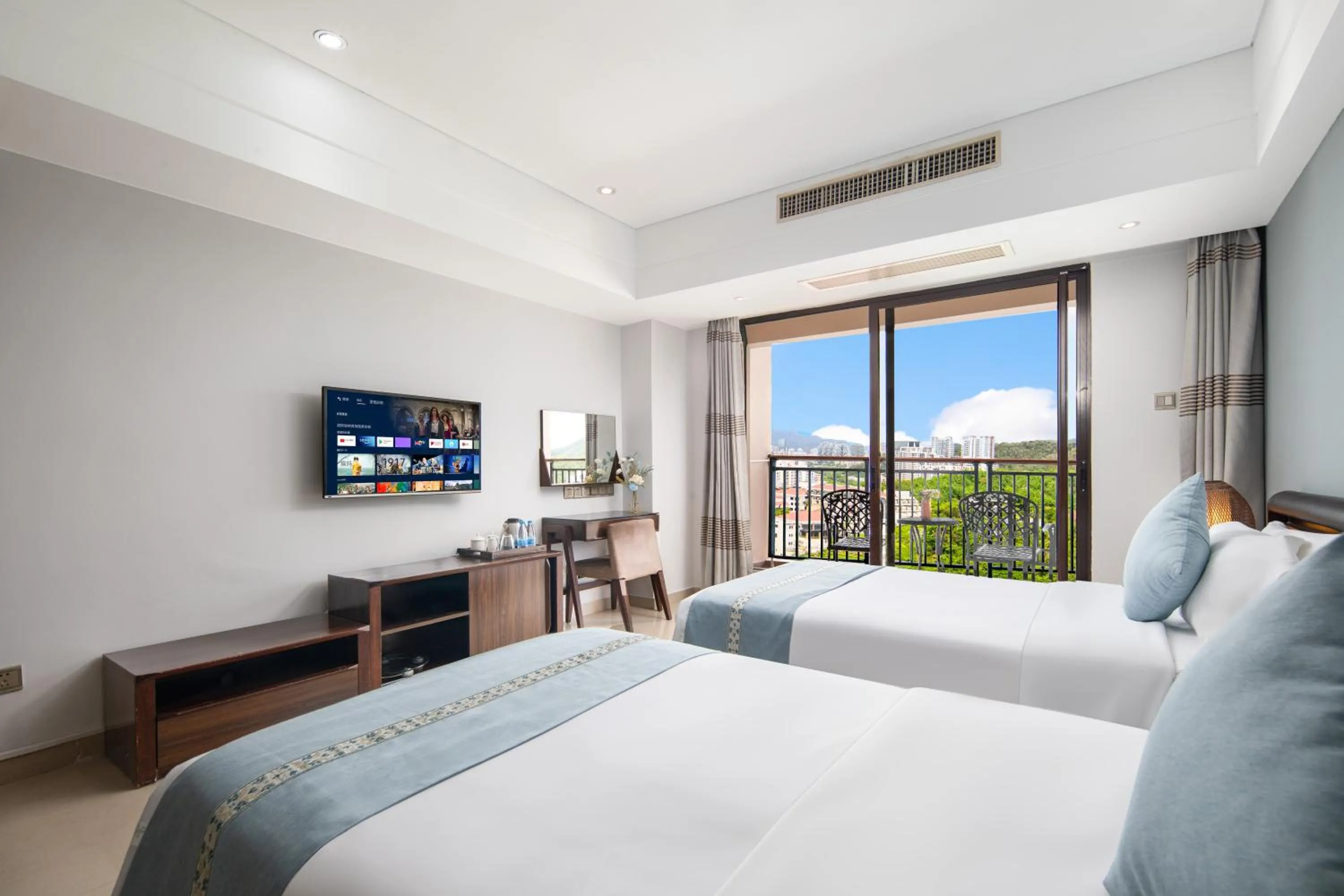 Photo of the whole room, Bed in Sanya Xintai Seaview Hotel