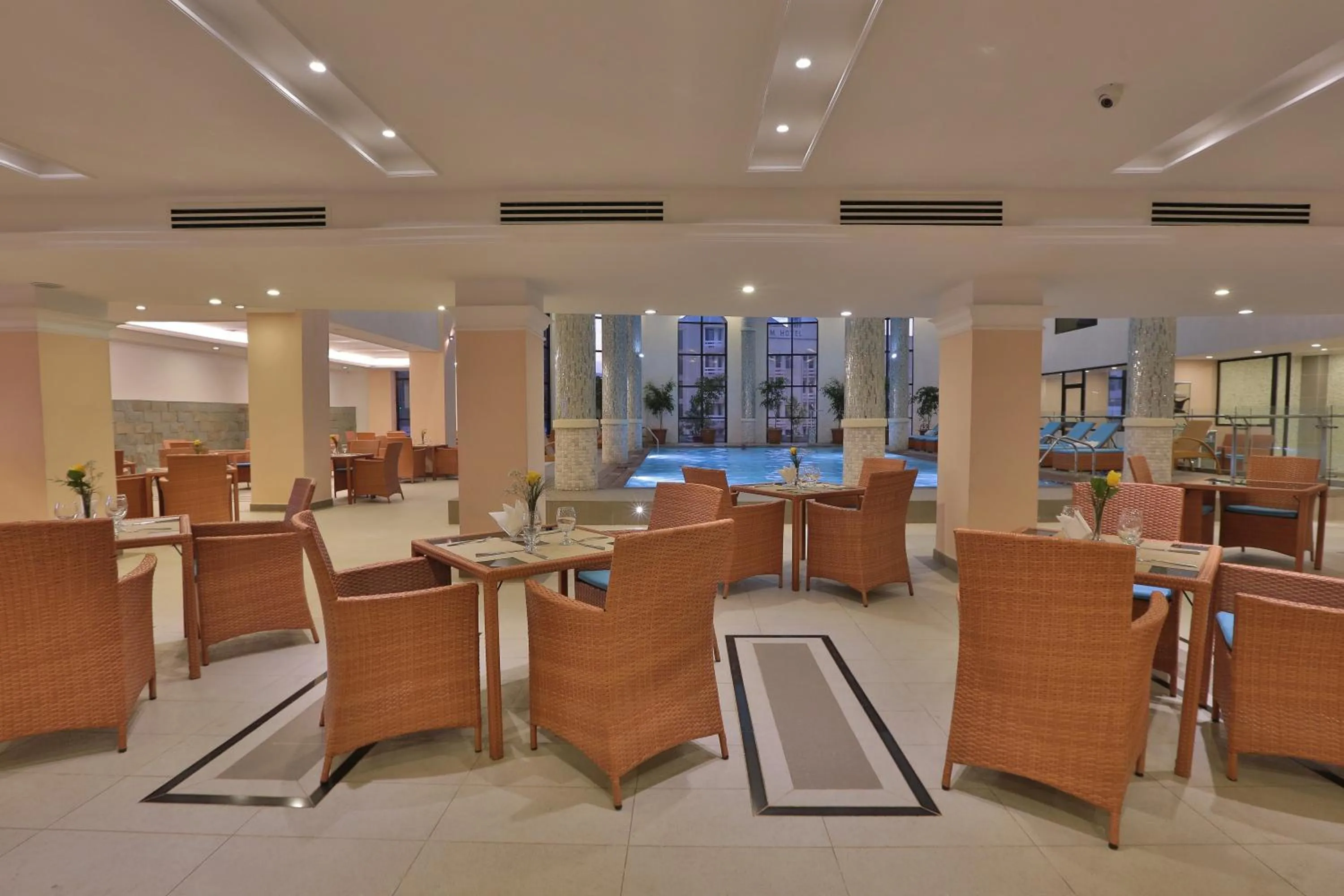 Restaurant/places to eat in Getfam Hotel