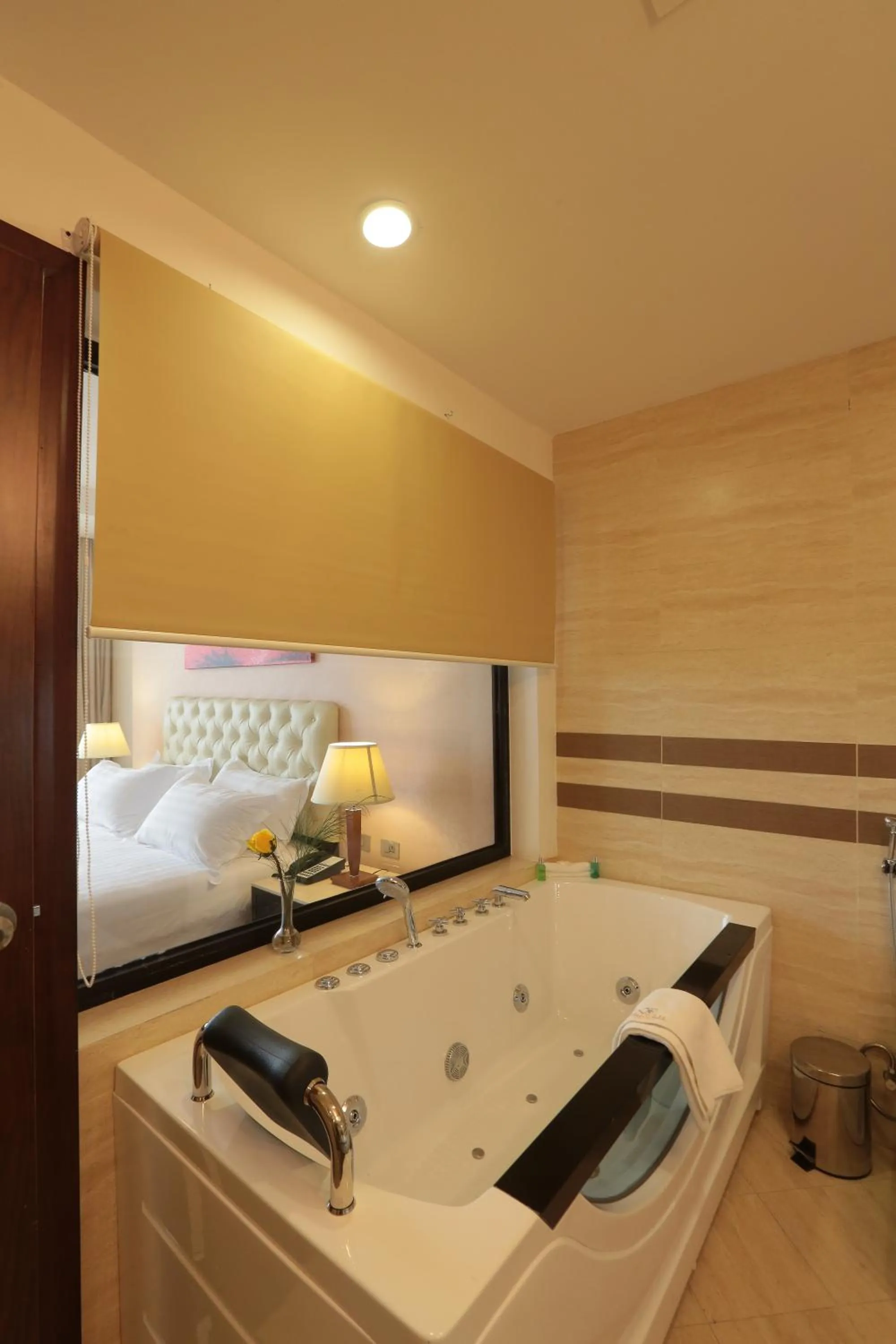 Bathroom, Bed in Getfam Hotel