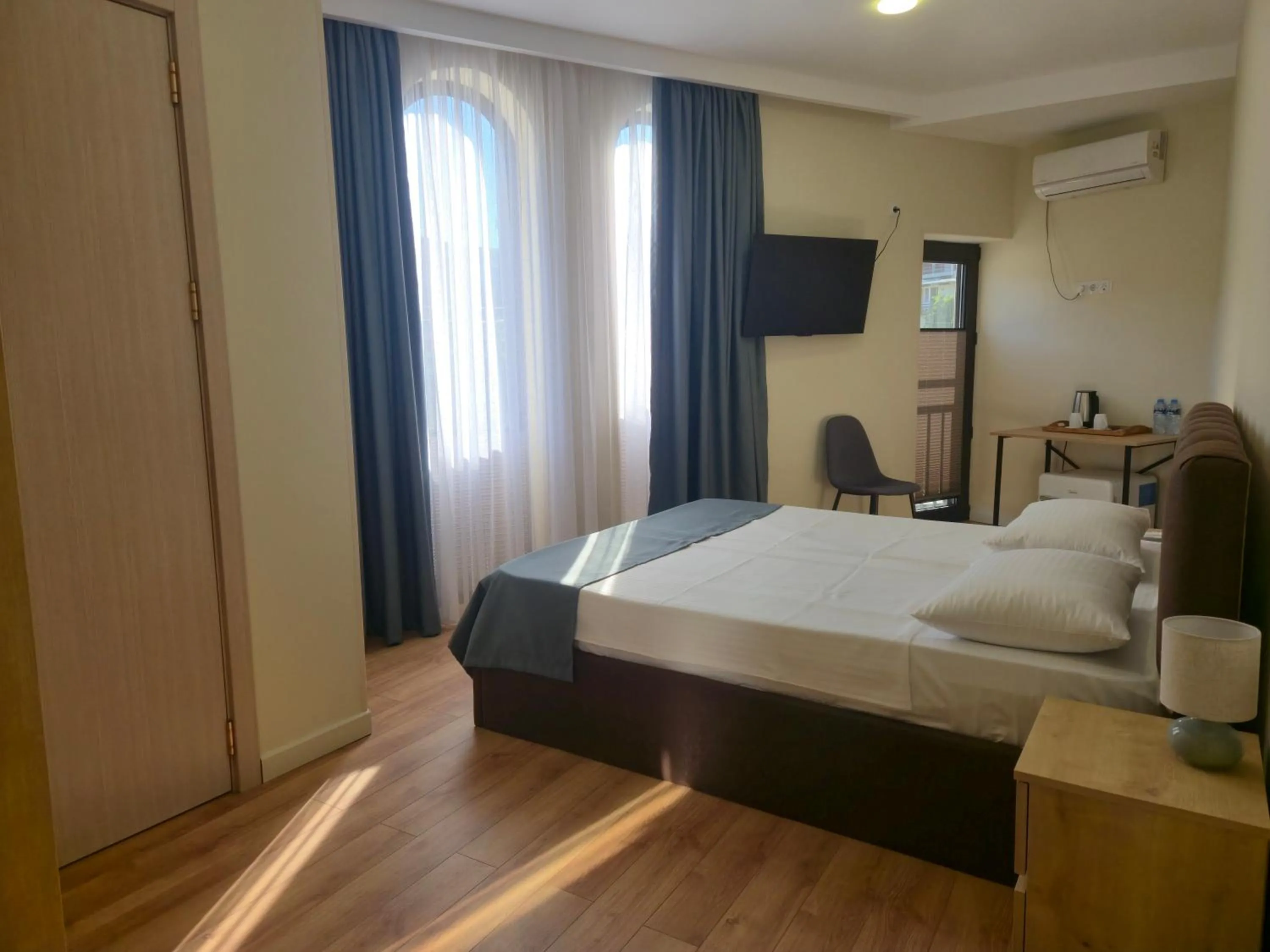 Double Room with Mountain View - single occupancy in Hotel Ere's Palace