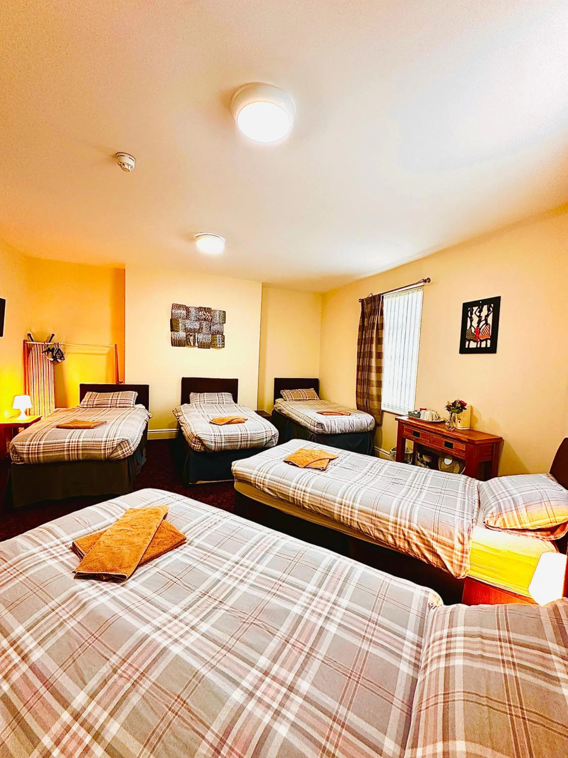 Photo of the whole room, Bed in The Cabbage Hall Hotel