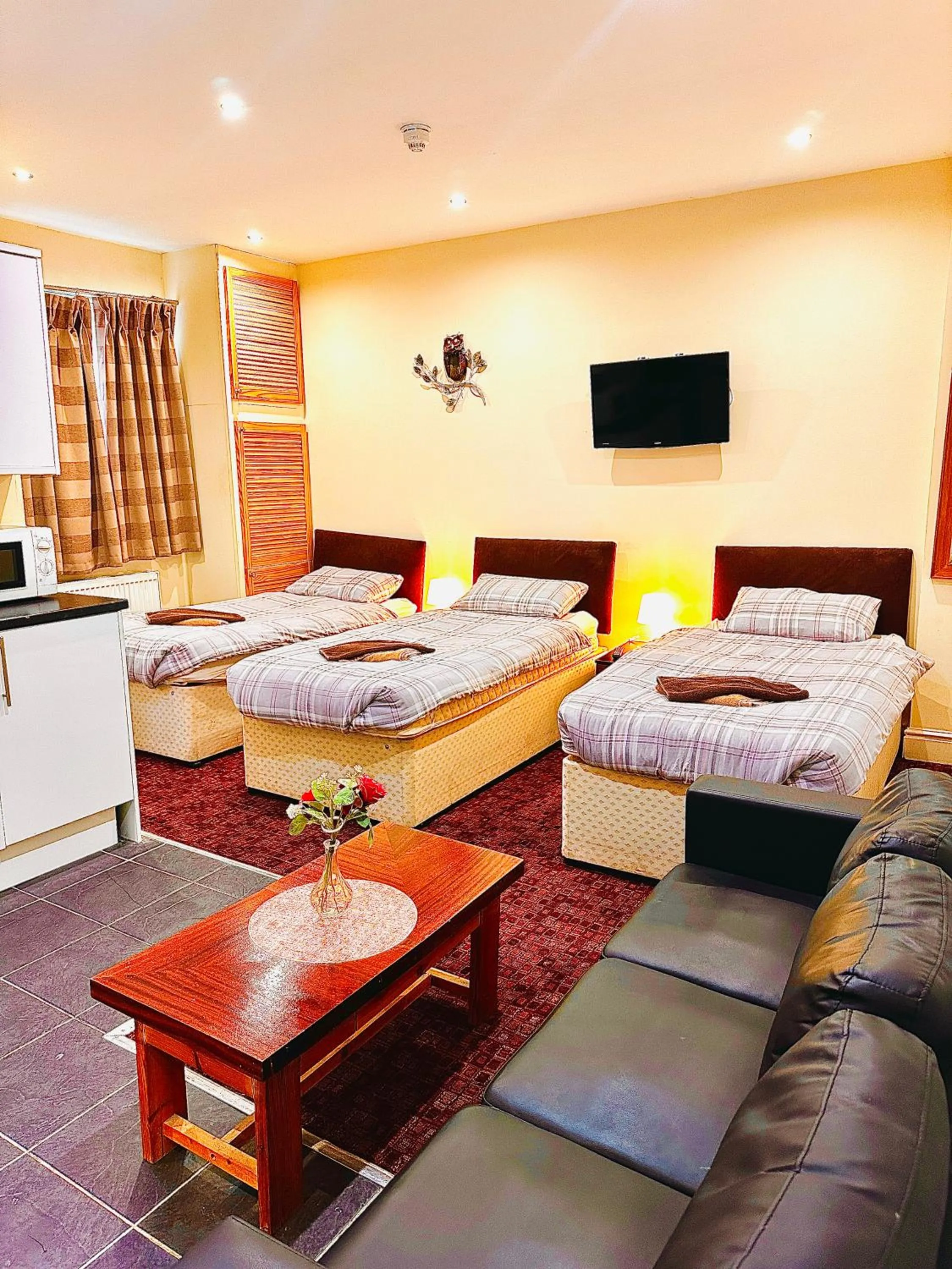 Photo of the whole room, Bed in The Cabbage Hall Hotel