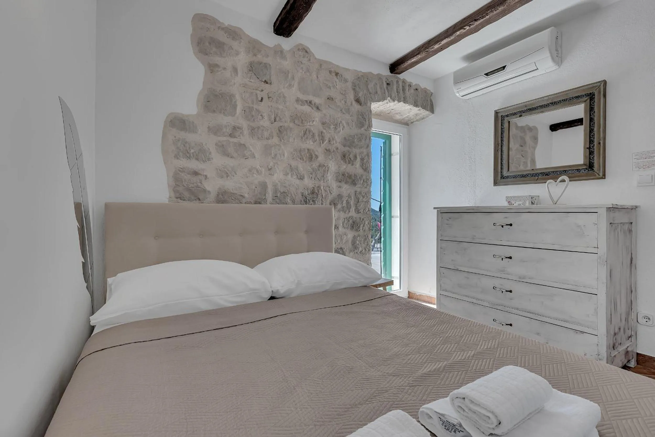 Bed in Villa Luma - Makarska Exklusiv