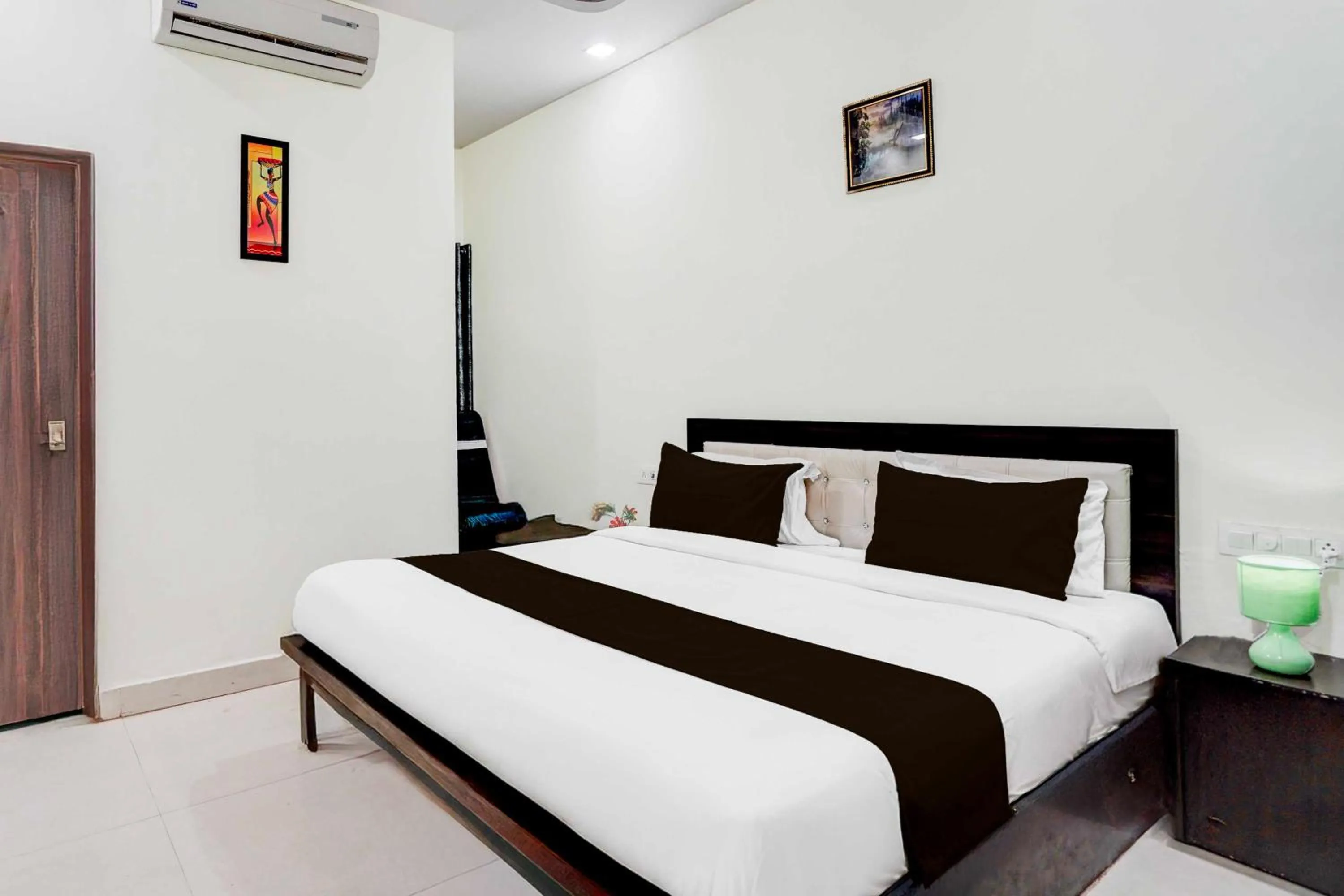 Bedroom, Bed in Hotel O Faizabad Road Opp BBD University