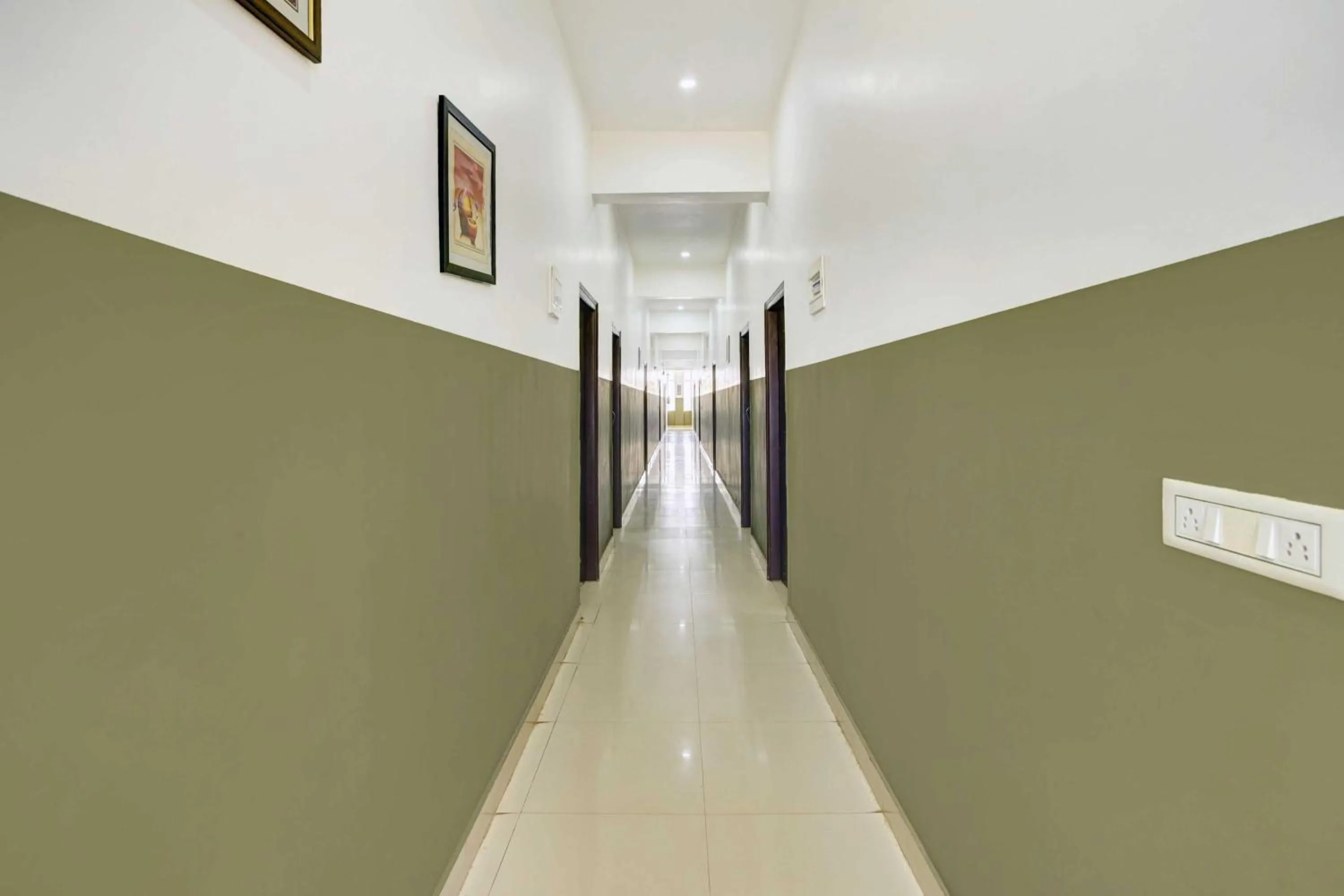 Lobby or reception in Hotel O Chikmangaluru Near Railway Station