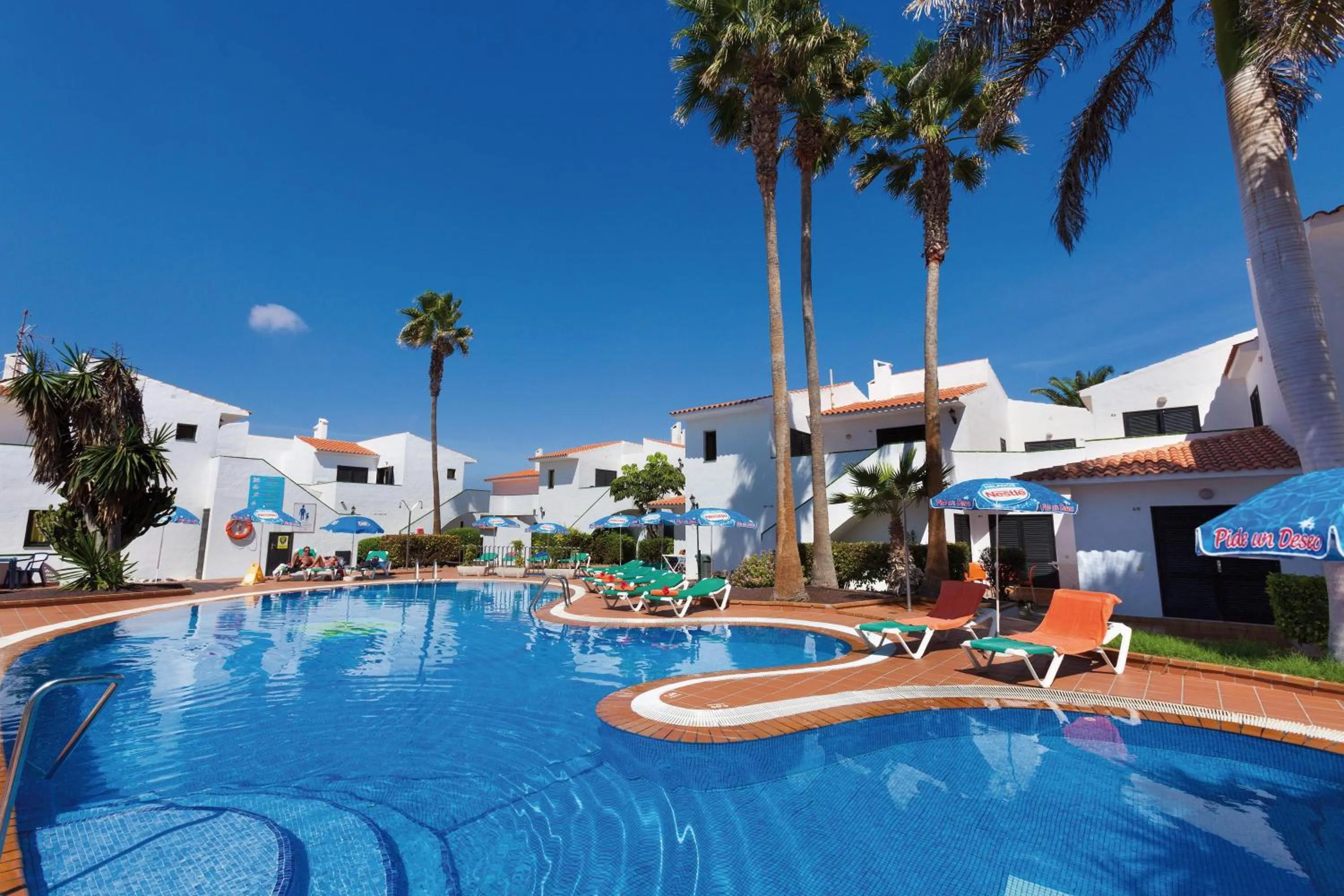 Swimming pool in BLUESEA Puerto Caleta