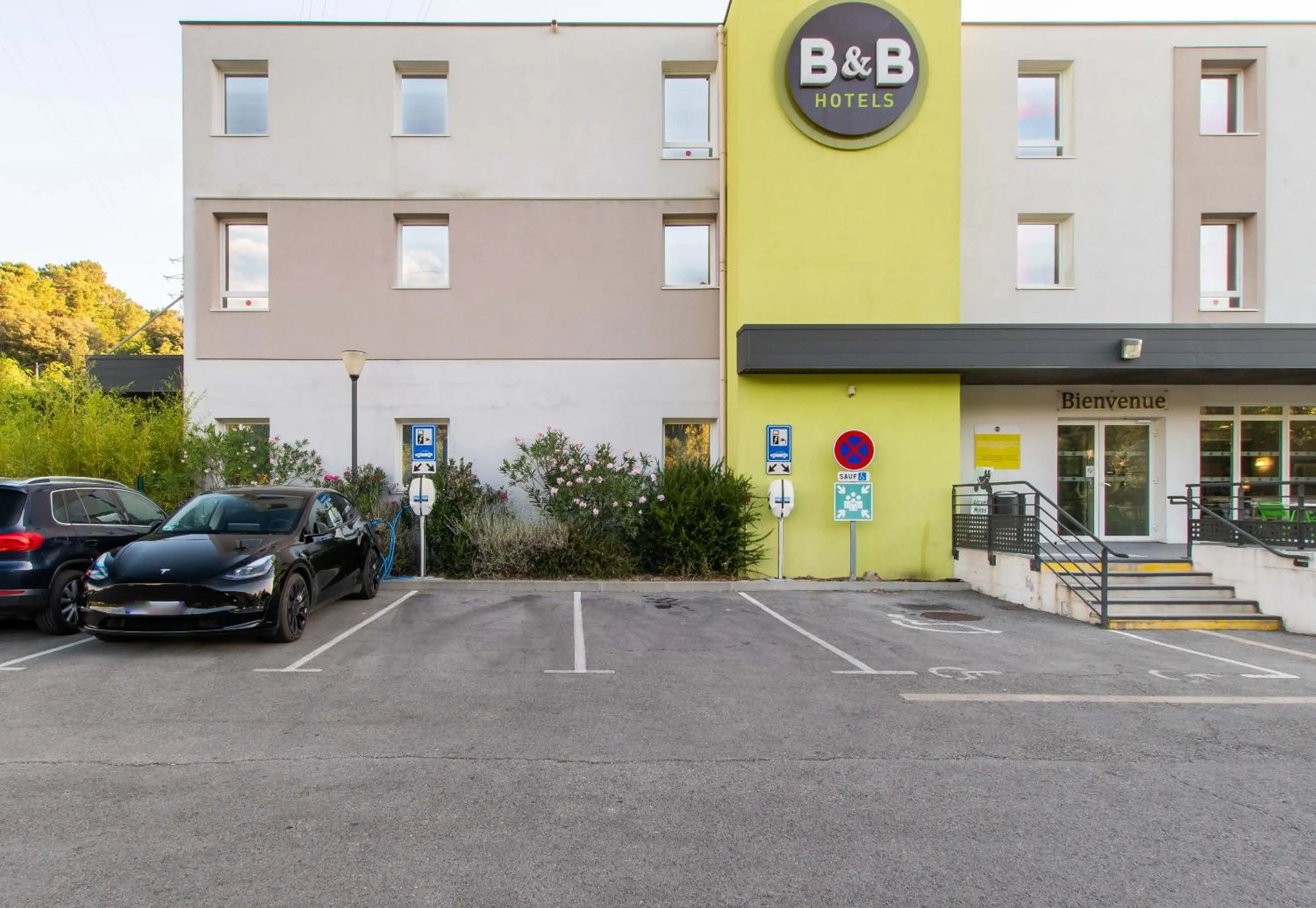 Parking in B&B HOTEL Alès - Pôle Mécanique