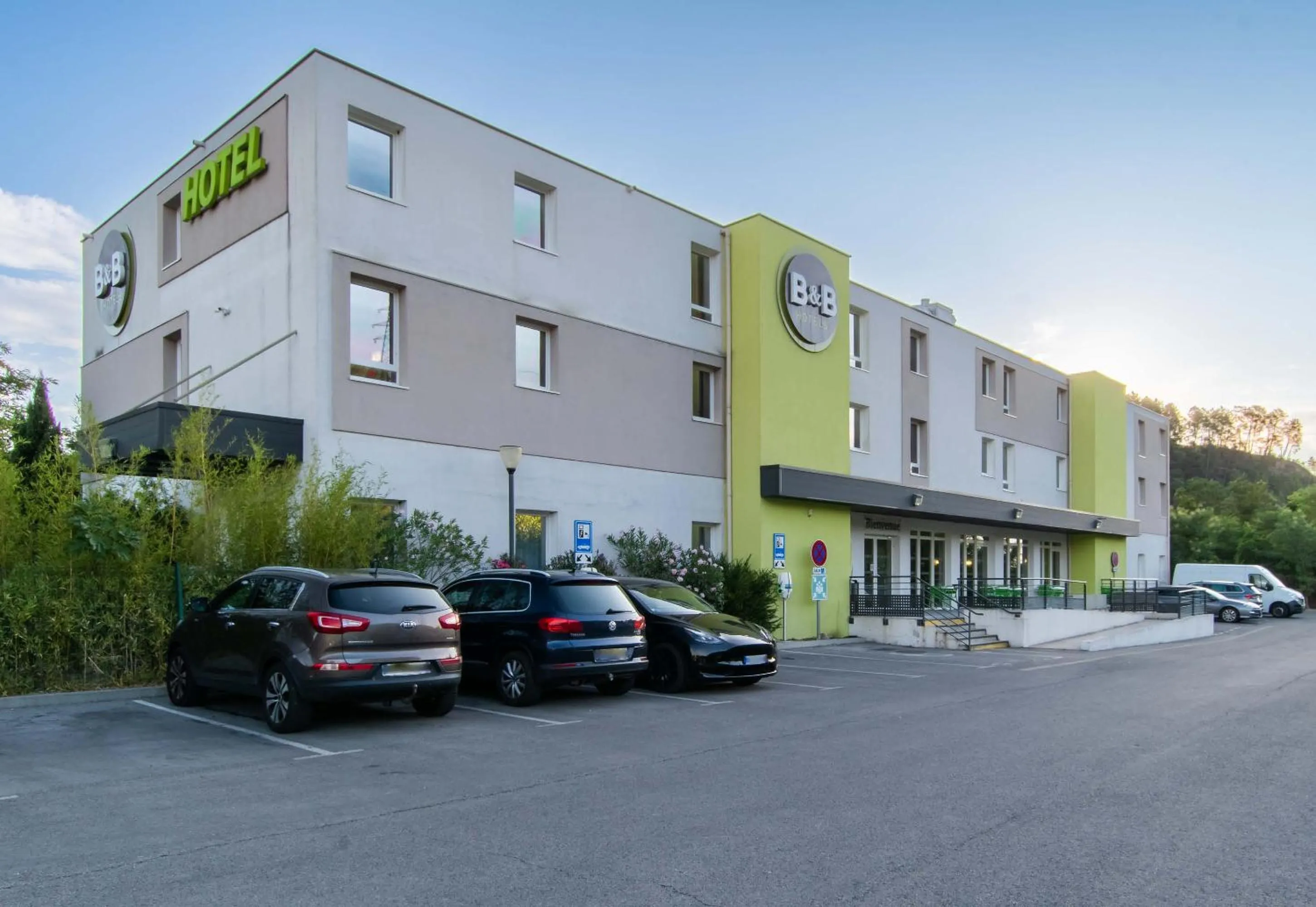 Parking in B&B HOTEL Alès - Pôle Mécanique