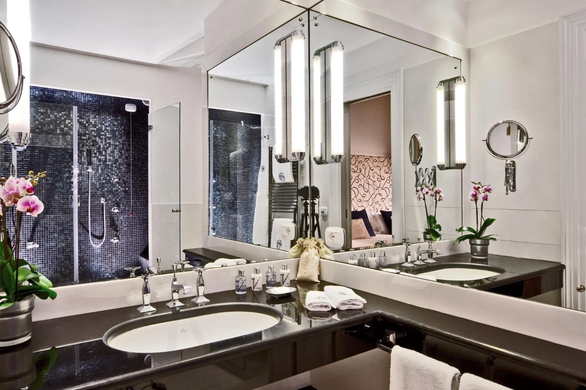 Bathroom in Grand Hotel Excelsior Vittoria