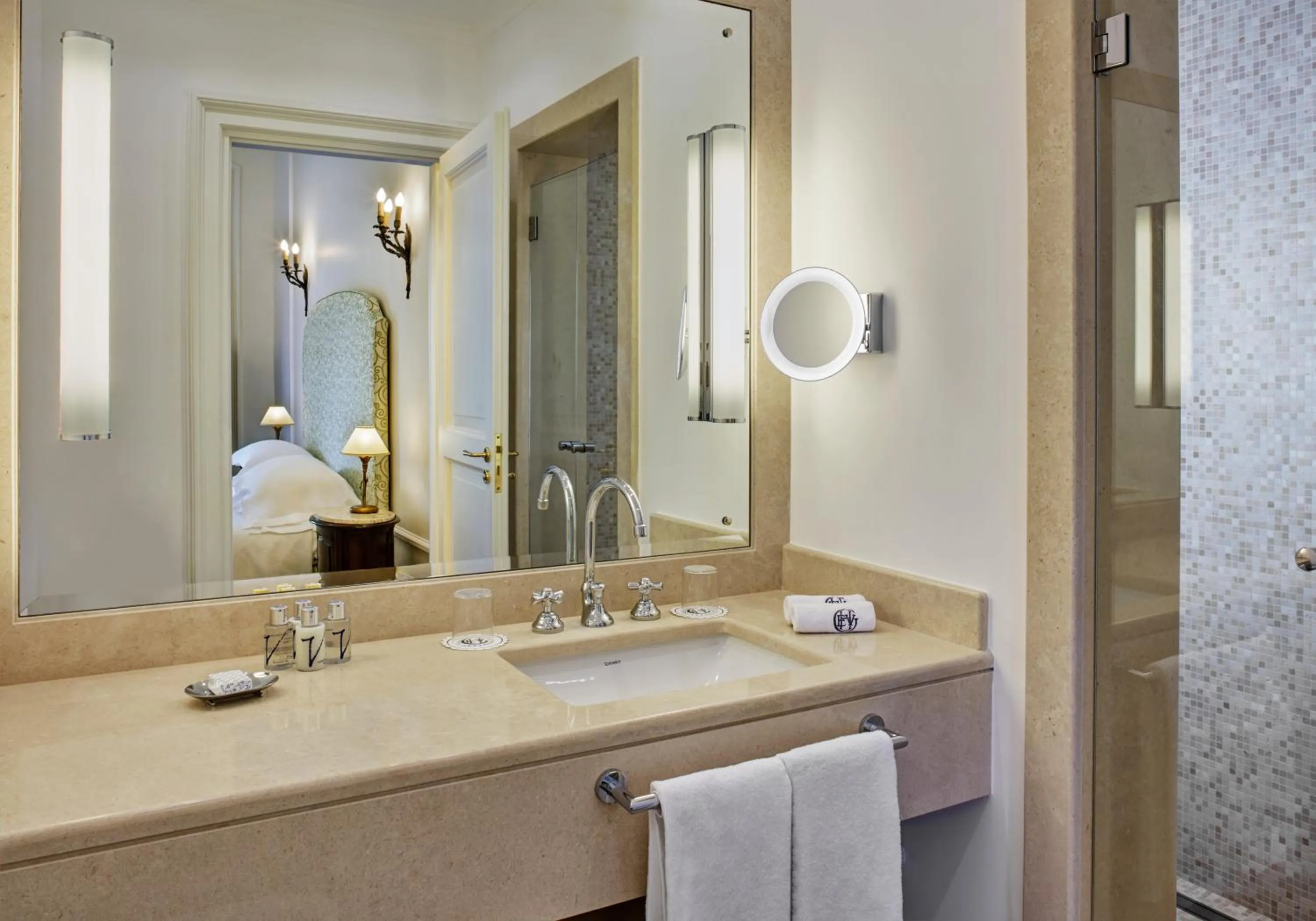 Bathroom in Grand Hotel Excelsior Vittoria