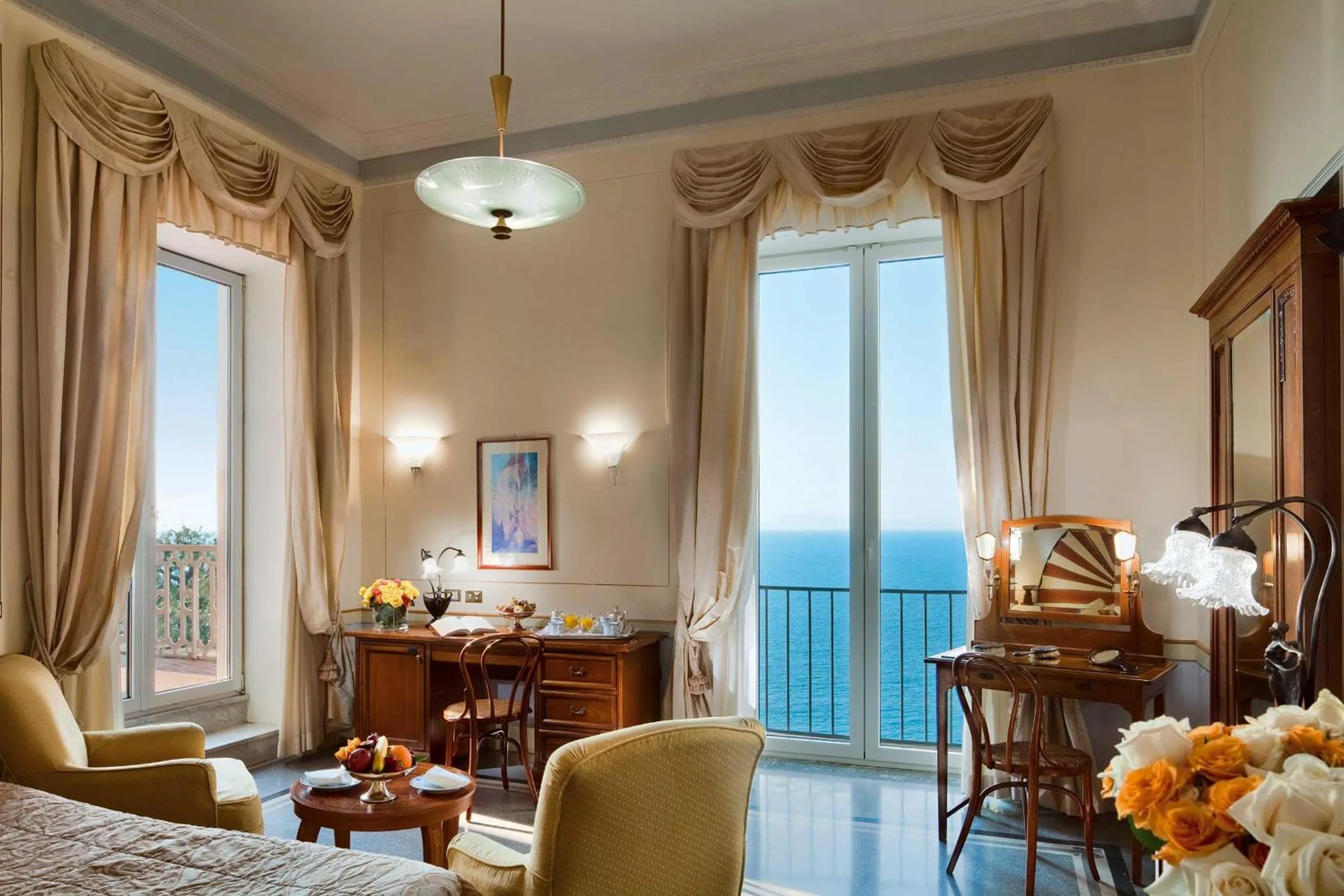 Bed in Grand Hotel Excelsior Vittoria