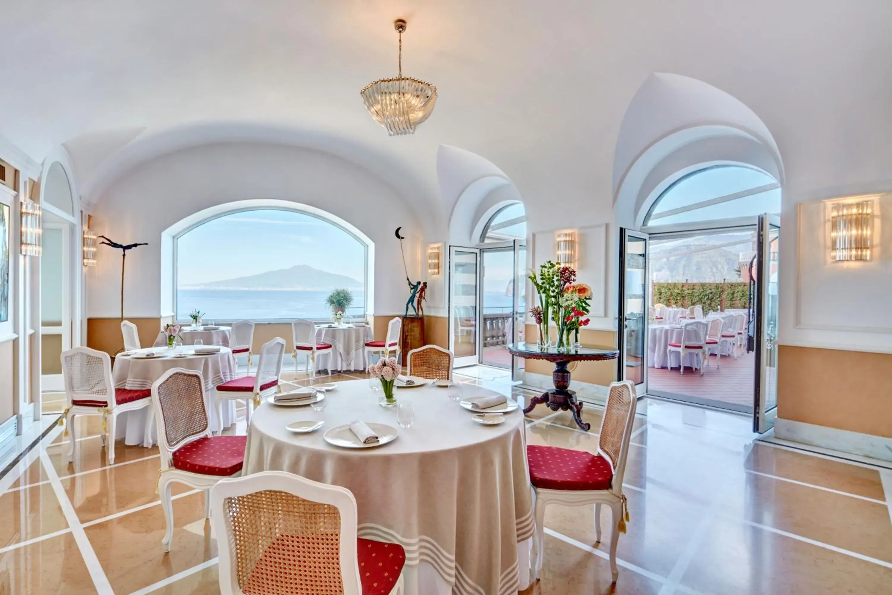Restaurant/places to eat in Grand Hotel Excelsior Vittoria Restaurant/places to eat in Grand Hotel Excelsior Vittoria