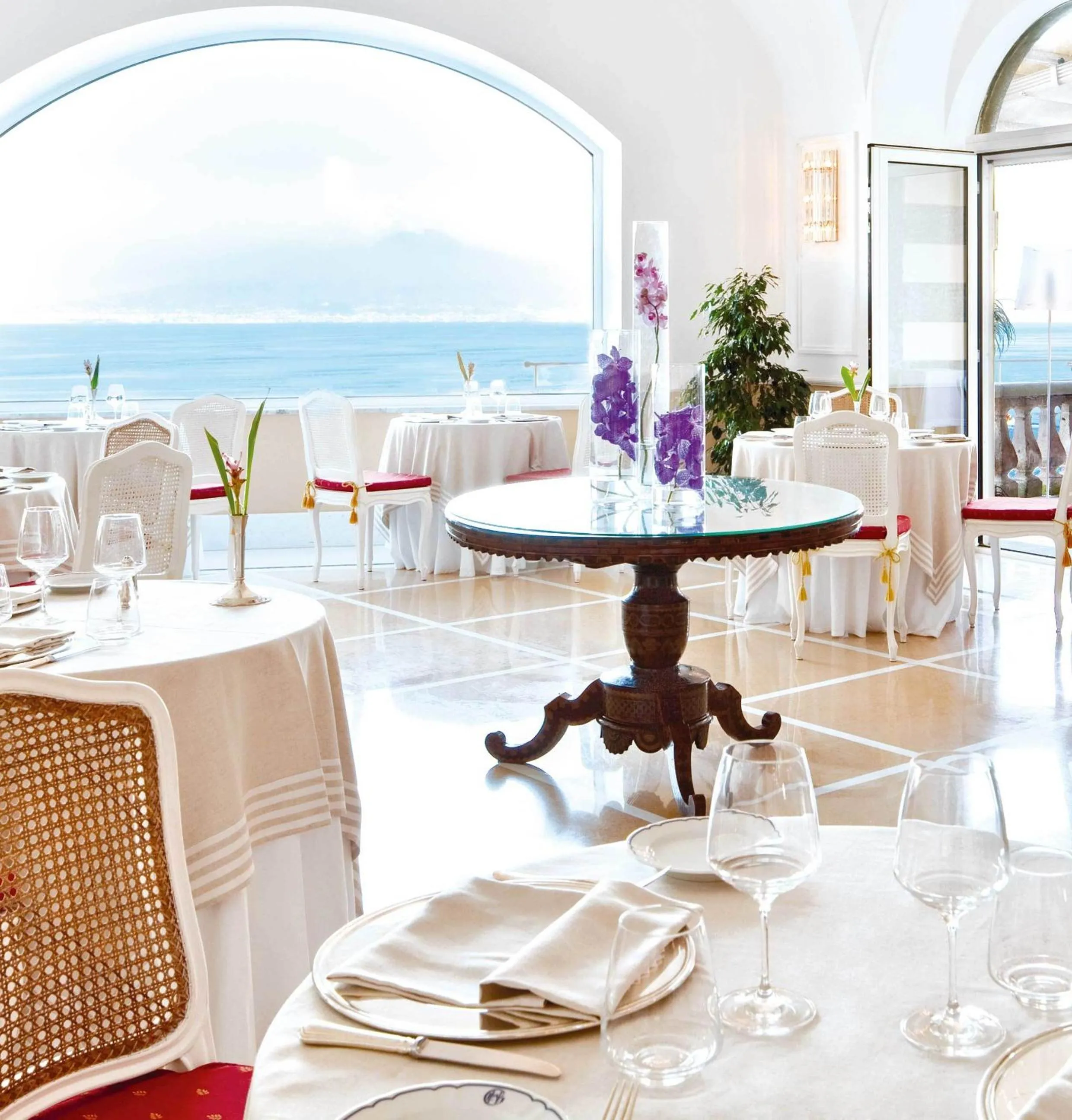 Restaurant/places to eat in Grand Hotel Excelsior Vittoria