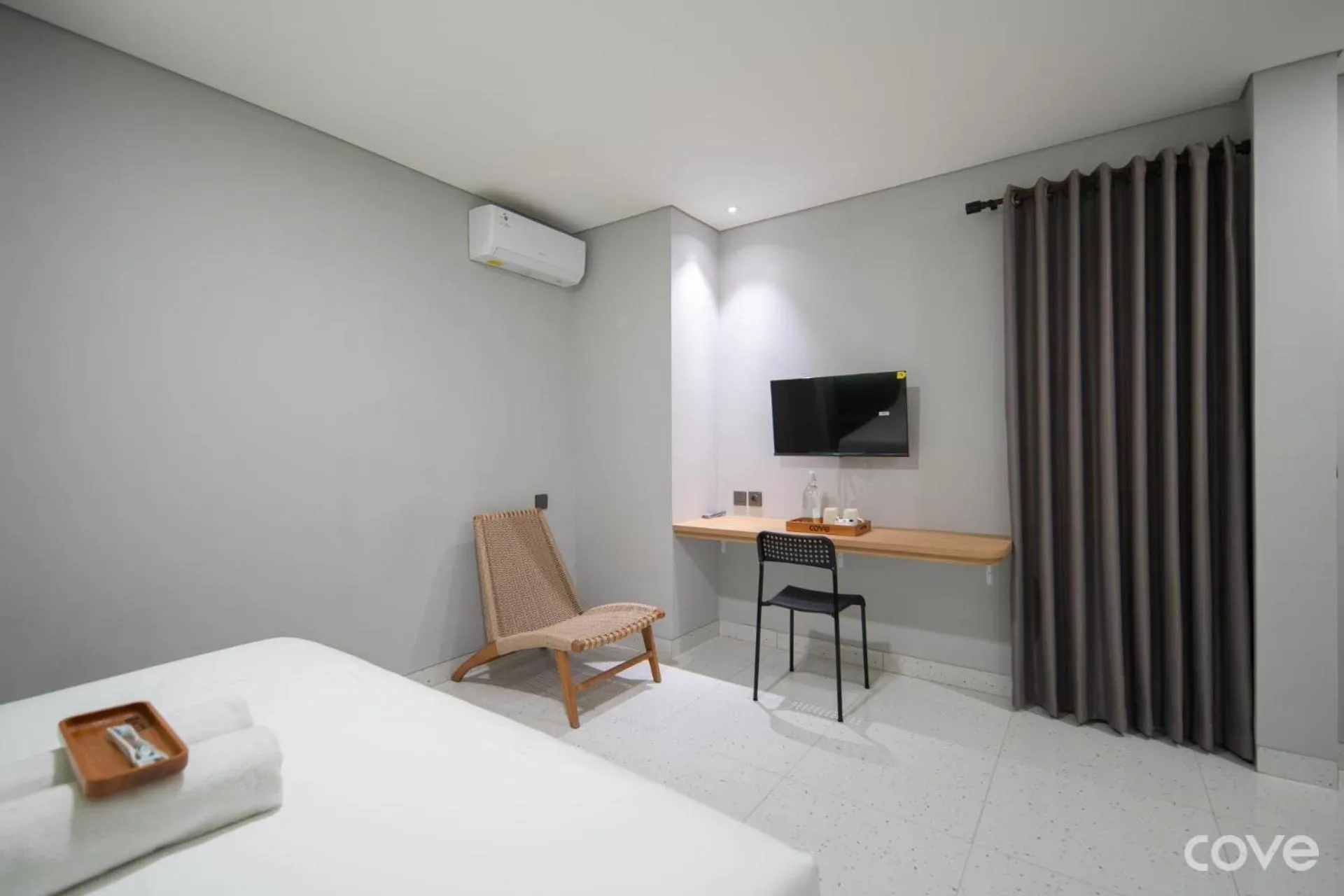 Bedroom, Bed in Cove Vaia