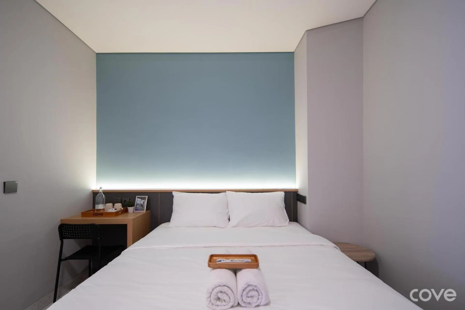 Bedroom, Bed in Cove Vaia