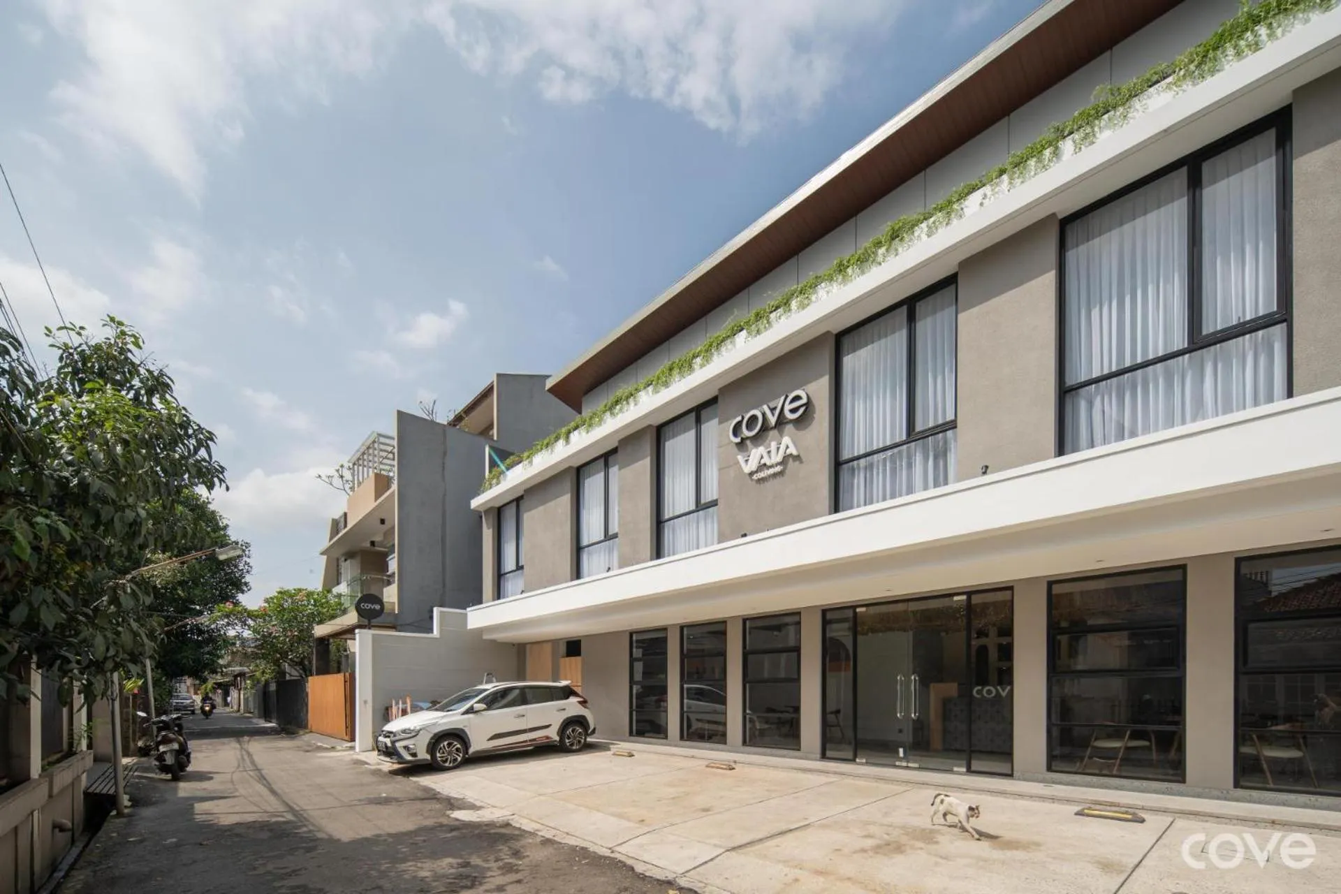 Property building in Cove Vaia