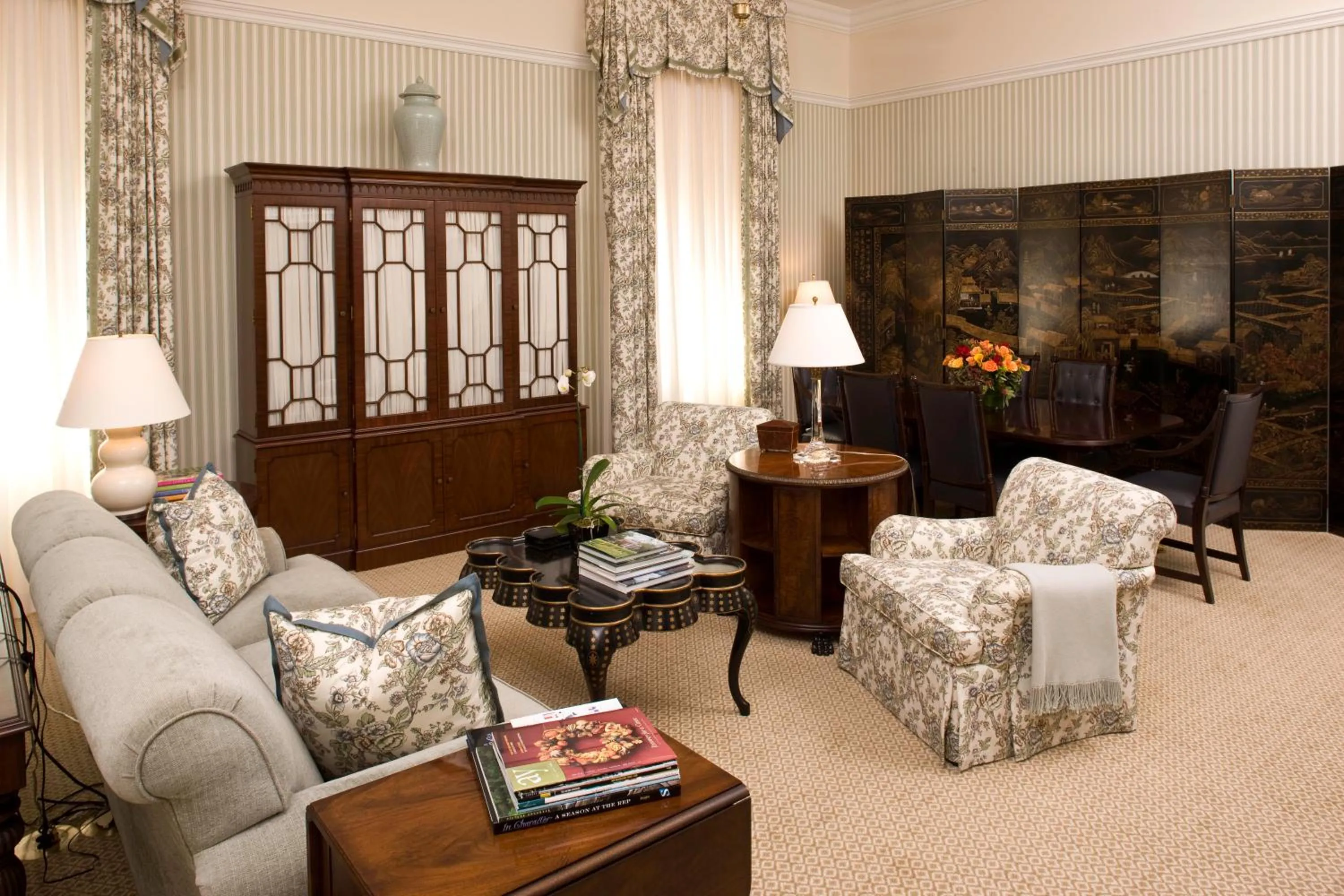 Living room in Capital Hotel