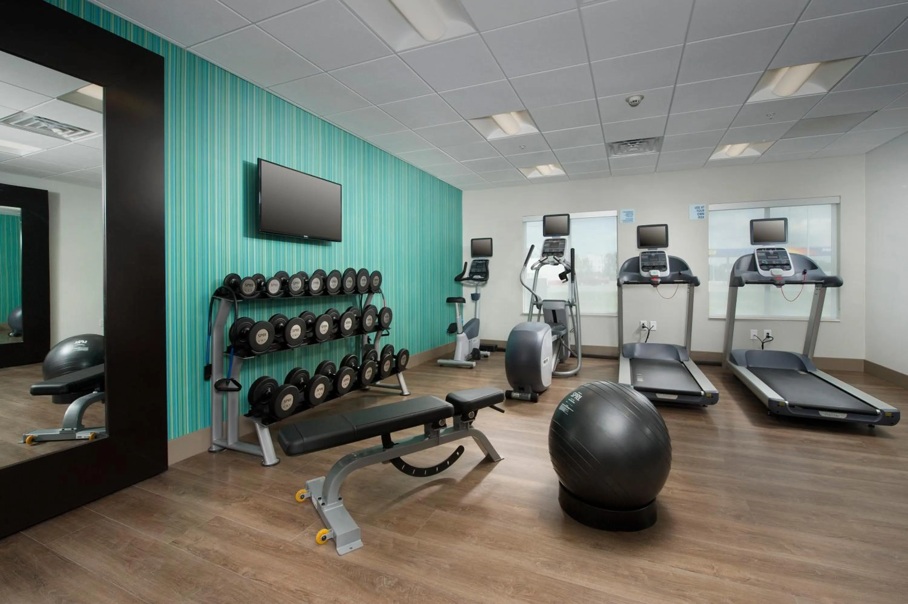 Fitness centre/facilities in Holiday Inn Express & Suites Bay City by IHG