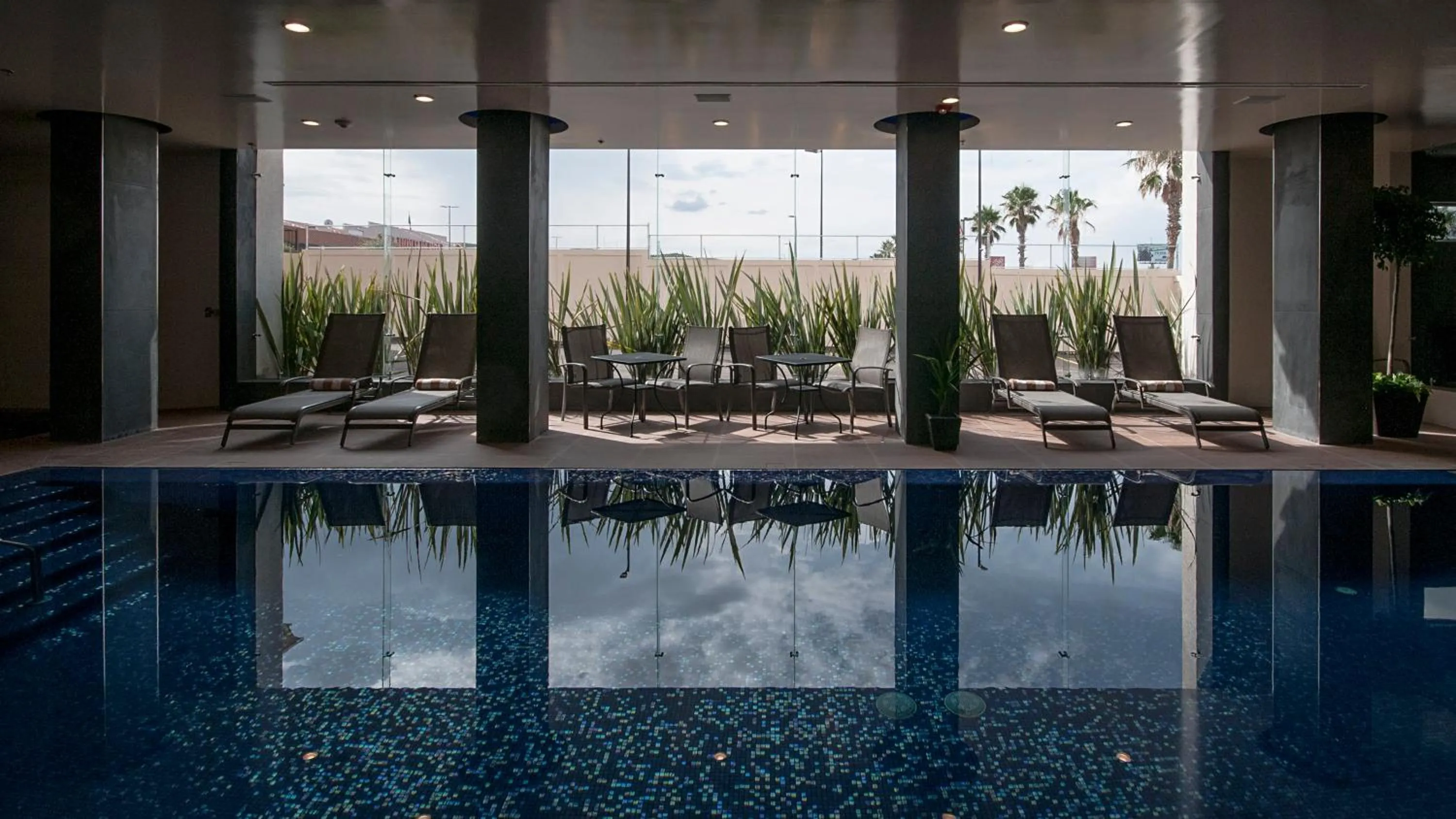 Swimming pool in Holiday Inn Express & Suites Chihuahua Juventud by IHG