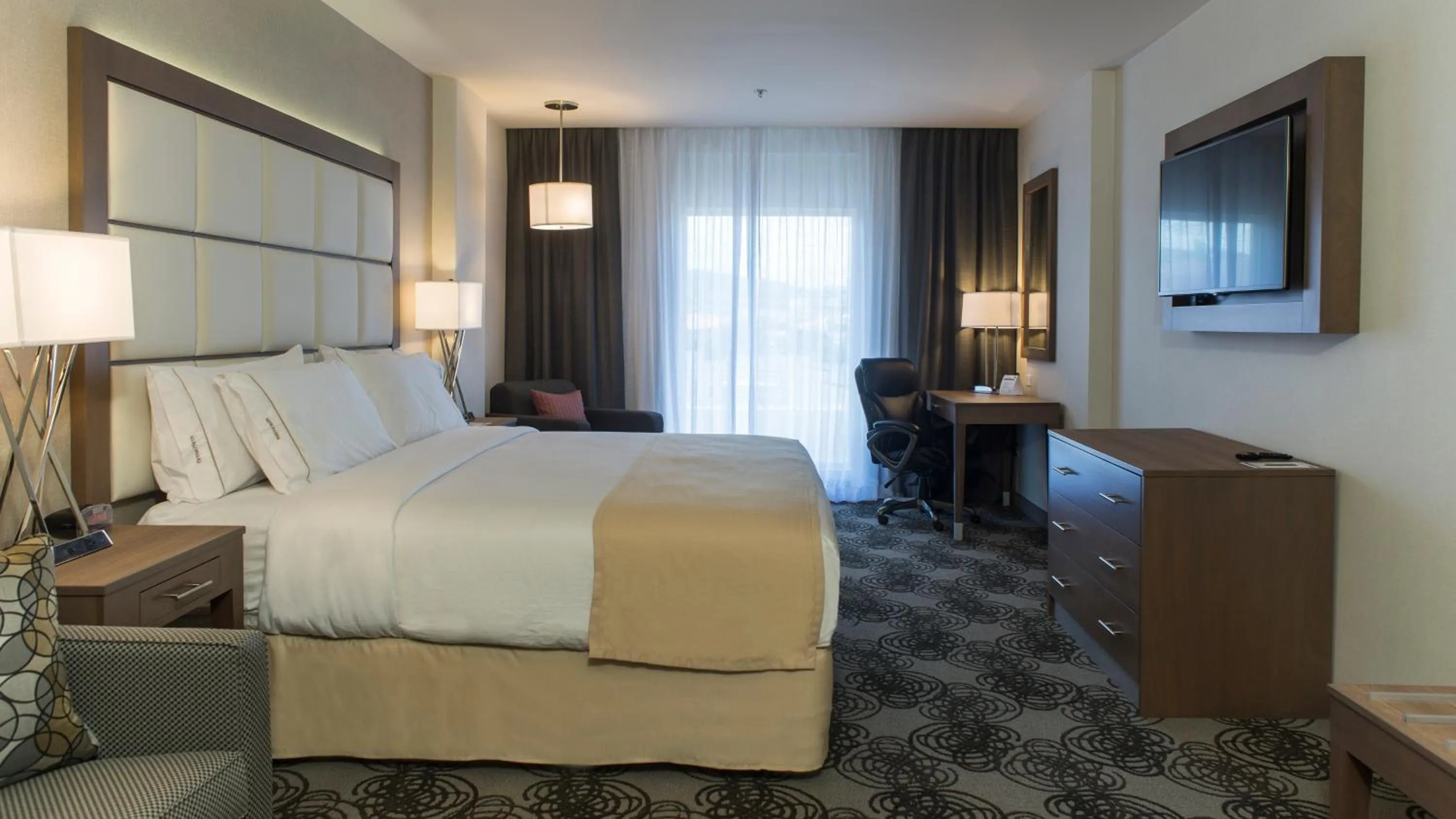Bed in Holiday Inn Express & Suites Chihuahua Juventud by IHG