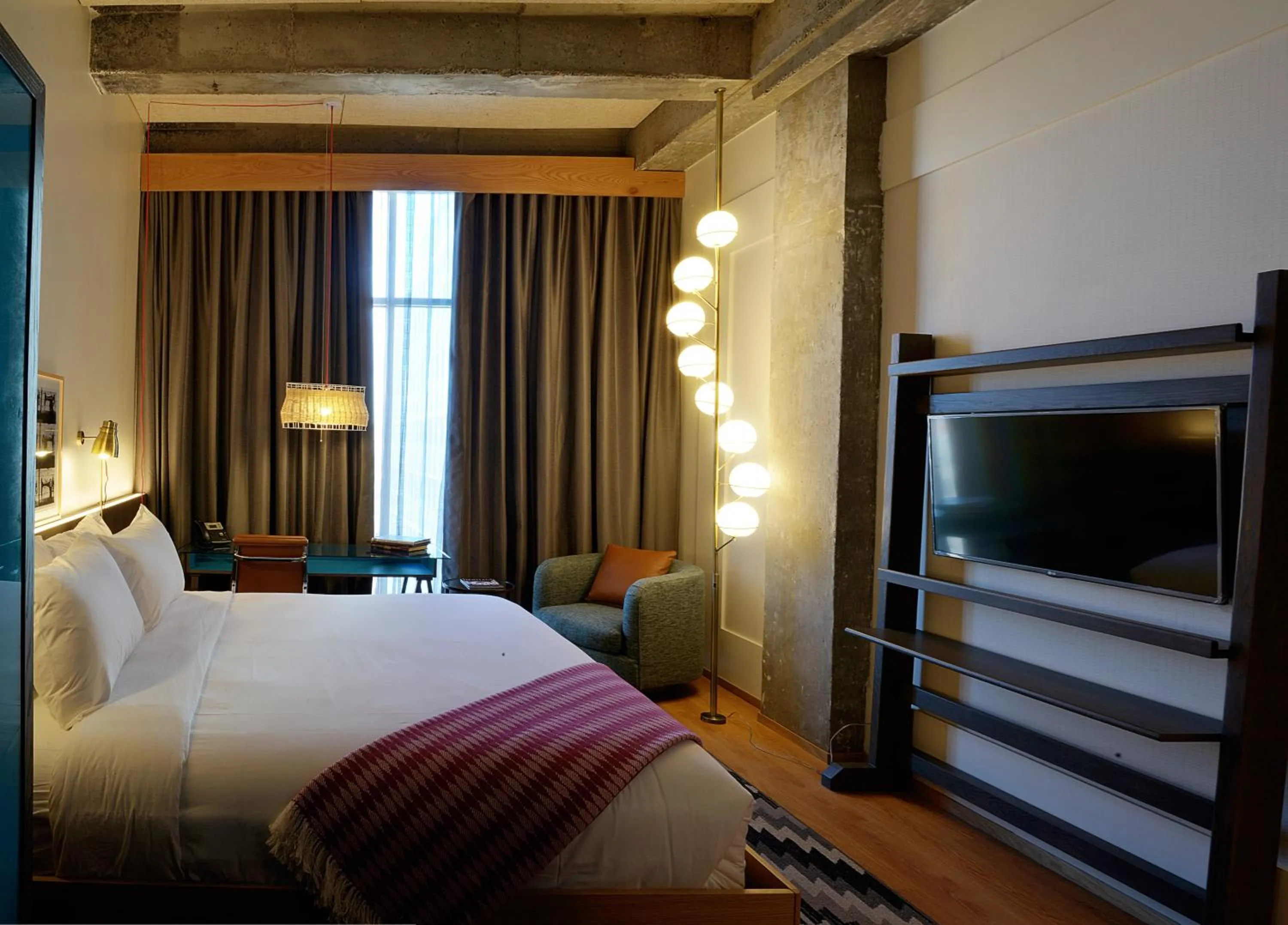 Photo of the whole room, Bed in Hotel Indigo El Paso Downtown by IHG