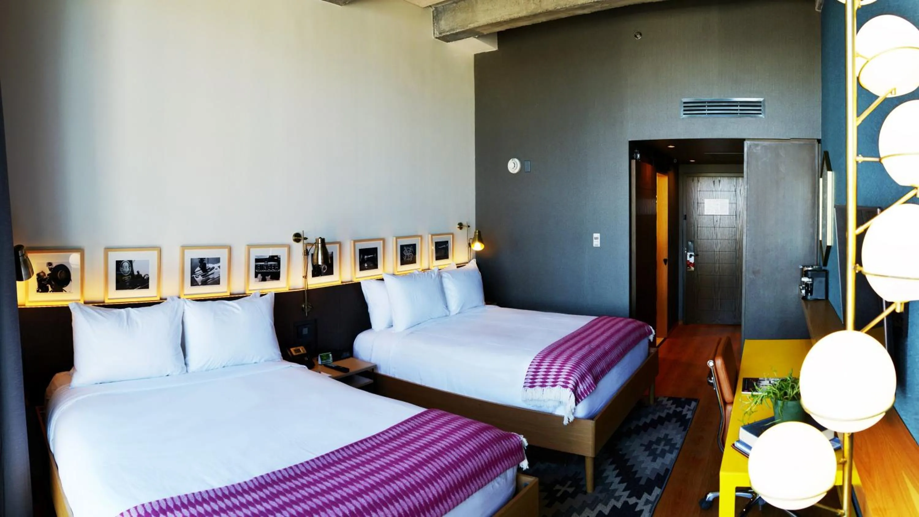 Photo of the whole room, Bed in Hotel Indigo El Paso Downtown by IHG